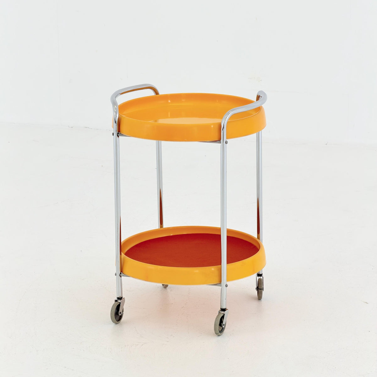 Mid century Spaceage Plastic and Metal Chrome Round Italian Bar Cart, 1980s