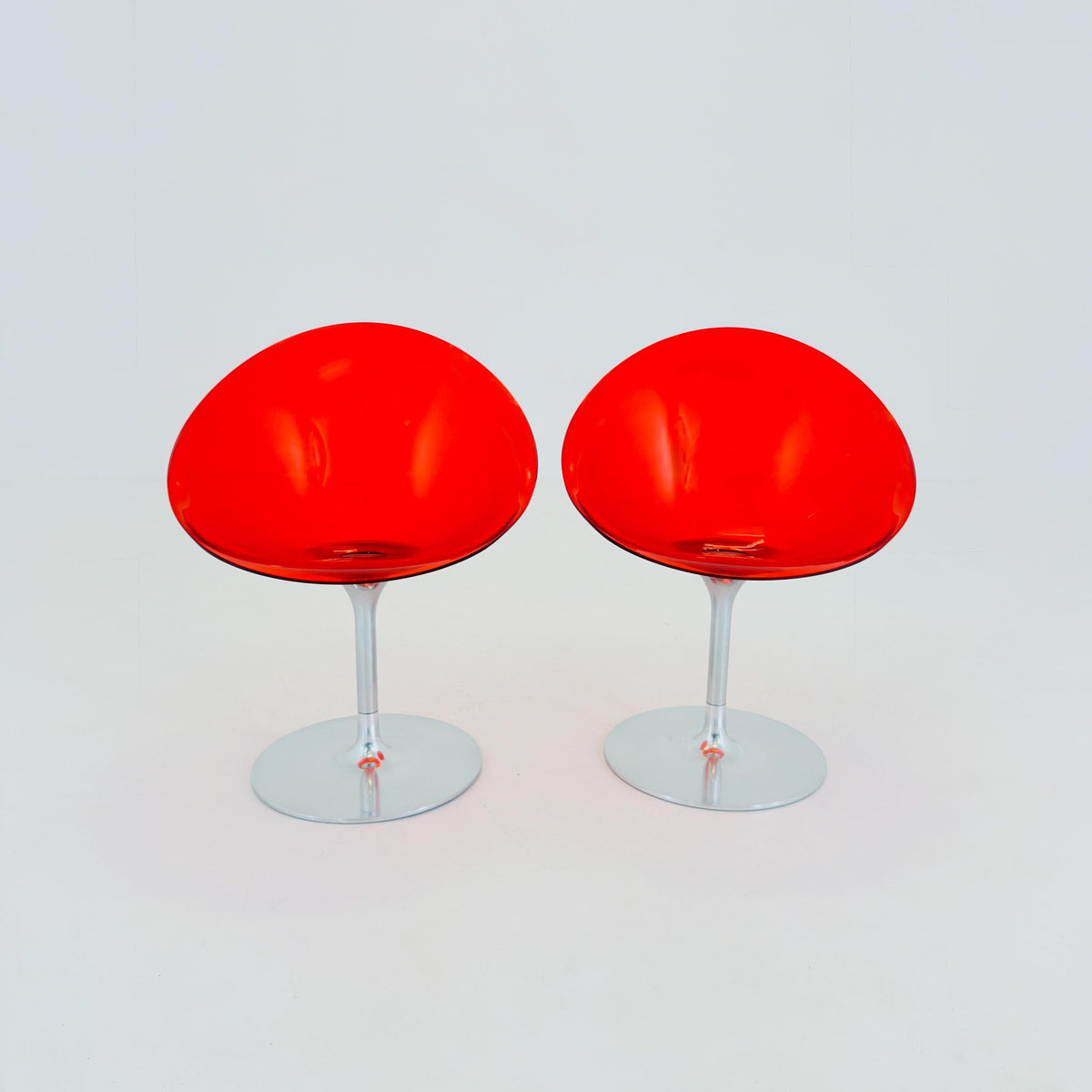 1 of 2 Mid Century Philippe Starck Eros Lounge Chair for Kartell, Red Plexiglass Swivel Armchair, 1990s Italy