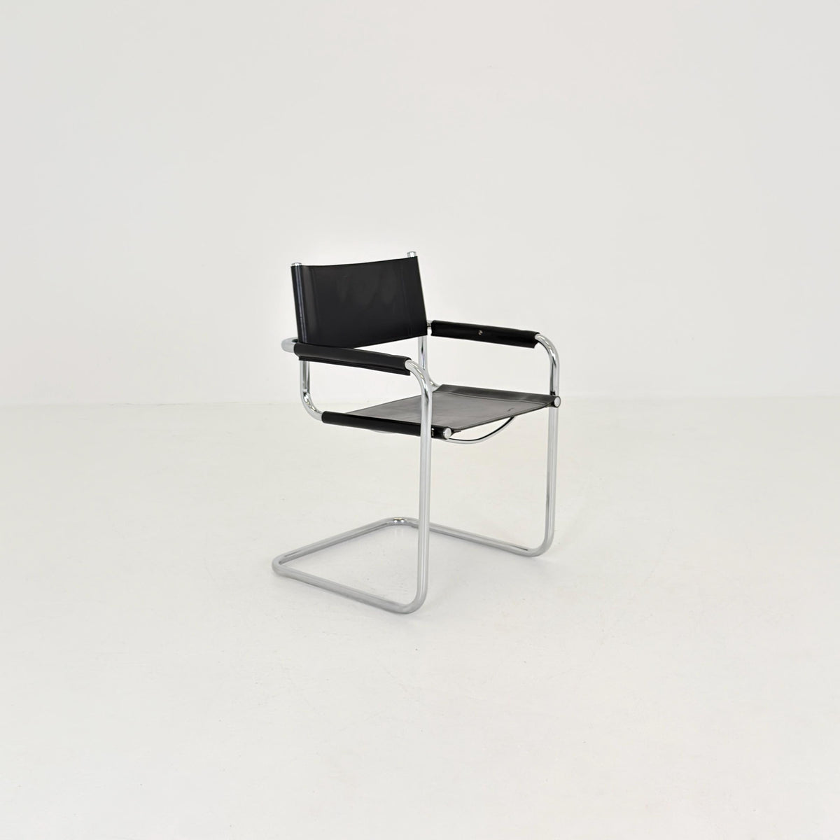 Mid century Bauhaus B34 black cantilevered chair by Mart Stam for Fasem Italy 1980s