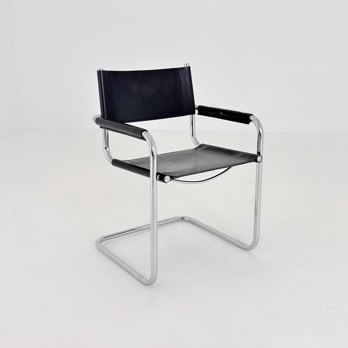 Mid century Bauhaus B34 black cantilevered chair by Mart Stam for Fasem Italy 1980s