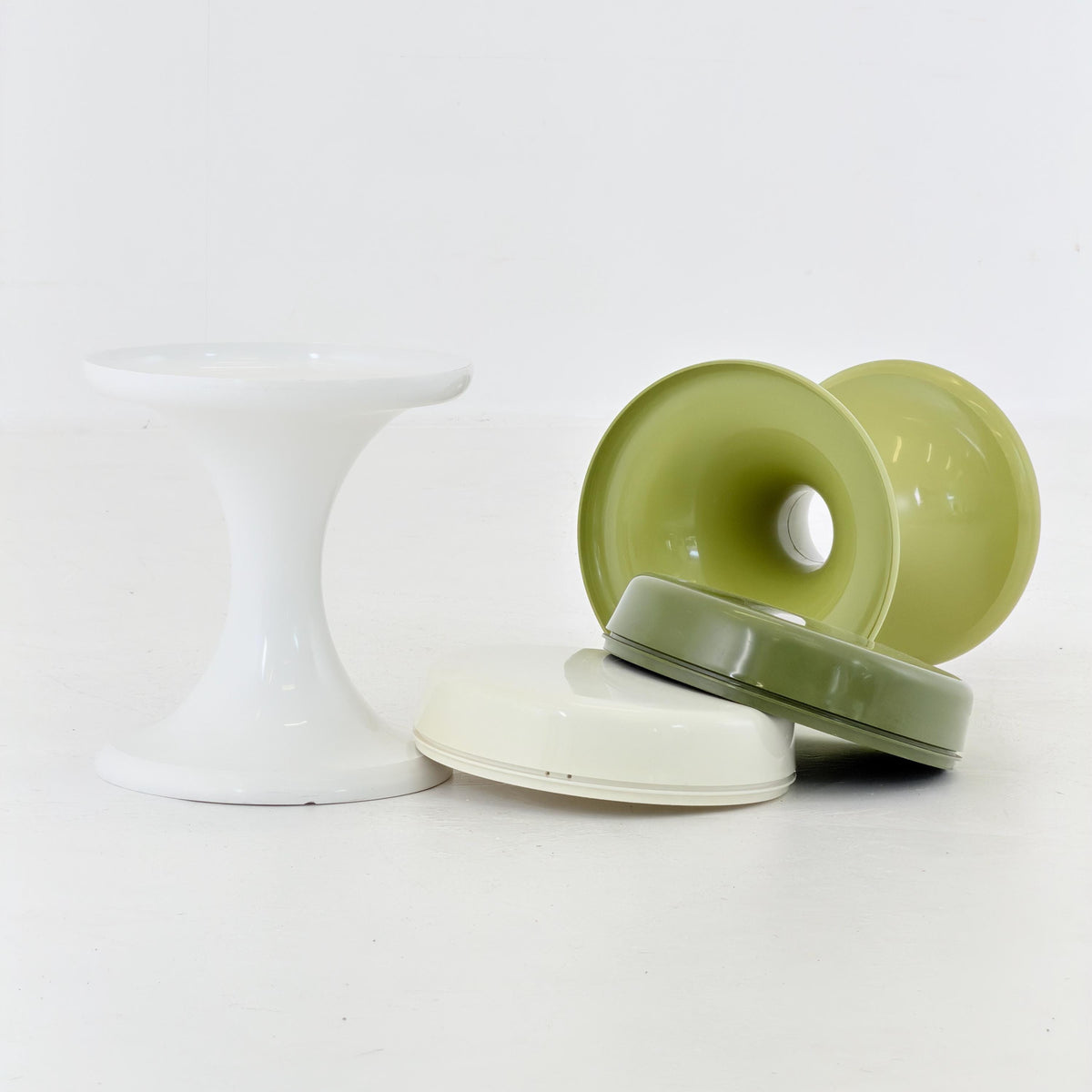 Mid Century Space Age Emsa Tulip Stools – Set of 2 – Olive Green & White – West Germany 1970s