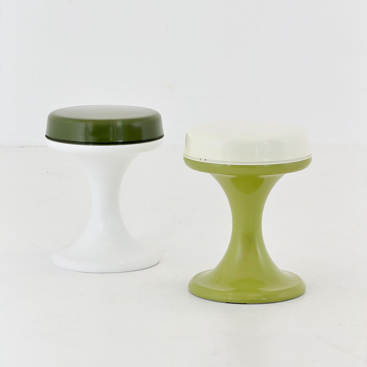 Mid Century Space Age Emsa Tulip Stools – Set of 2 – Olive Green & White – West Germany 1970s