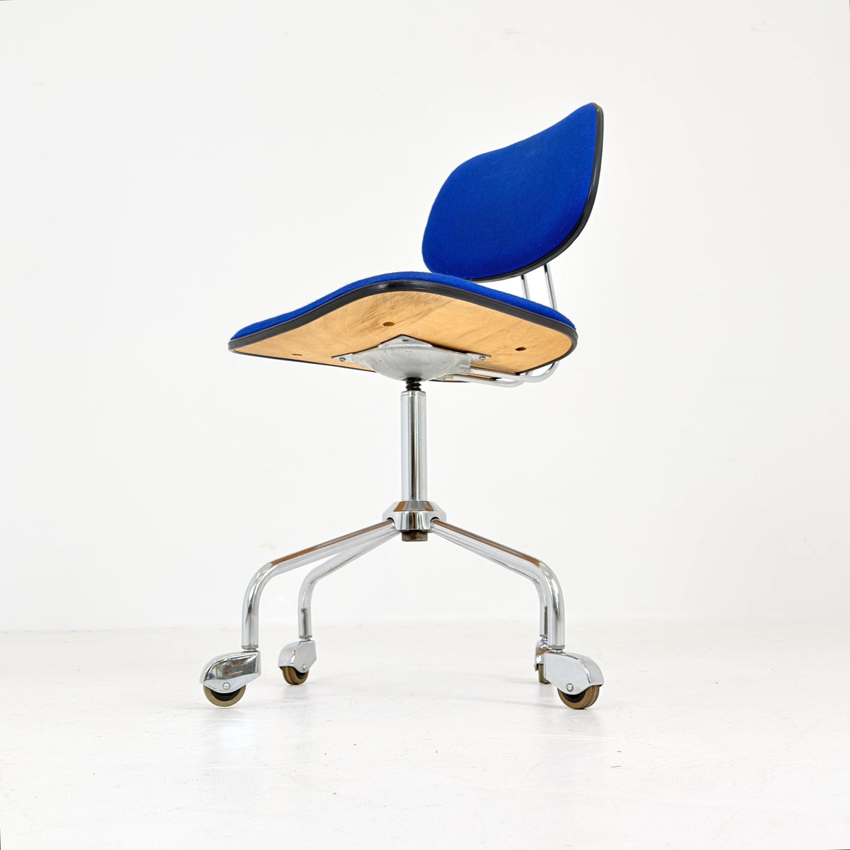 Mid-Century Bauhaus Swivel Office Chair, Blue Fabric Desk Chair, Chrome Steel Base, 1980s Germany