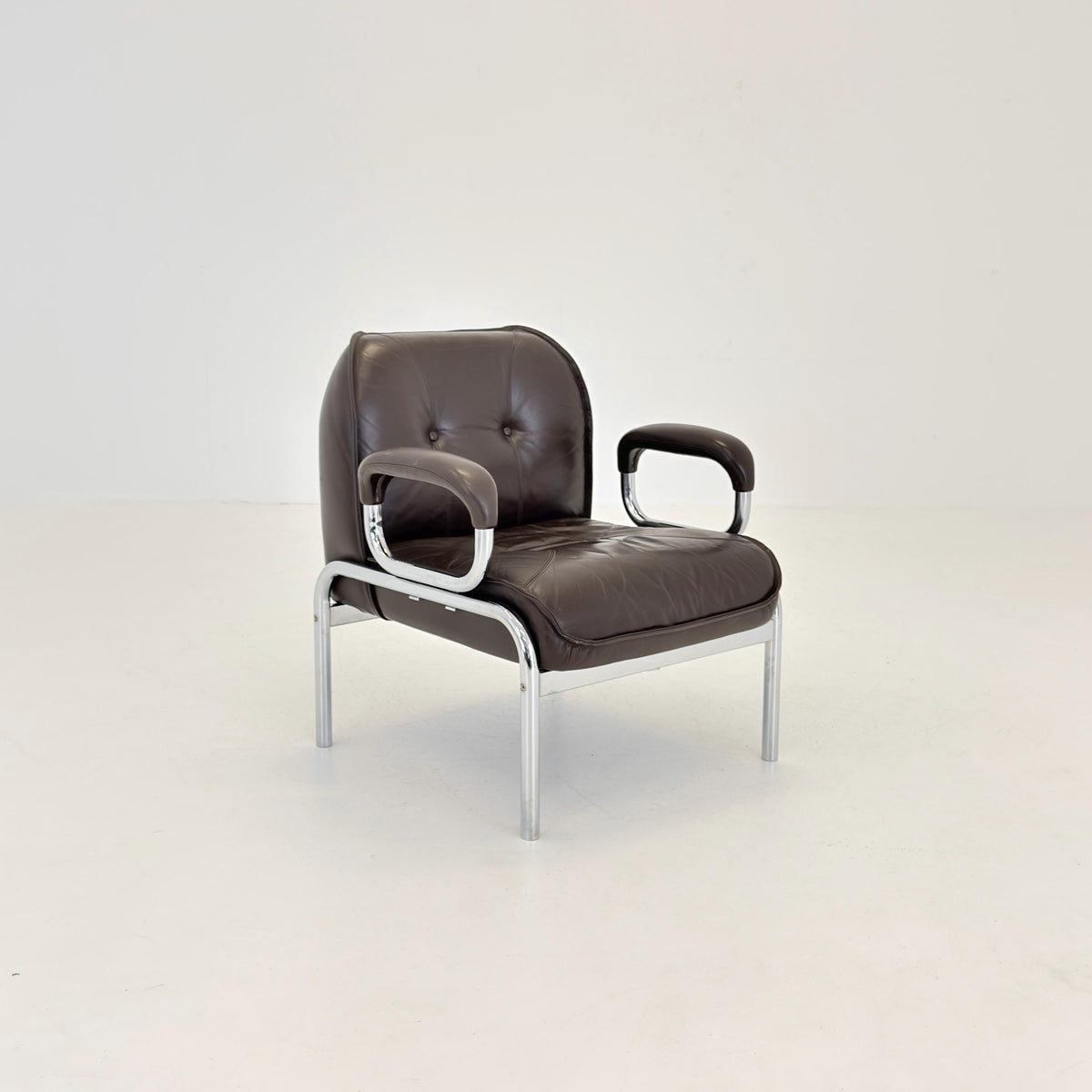 1 of 3 Mid century original vintage Girsberger Eurochair design lounge armchair , Switzerland 1980s.