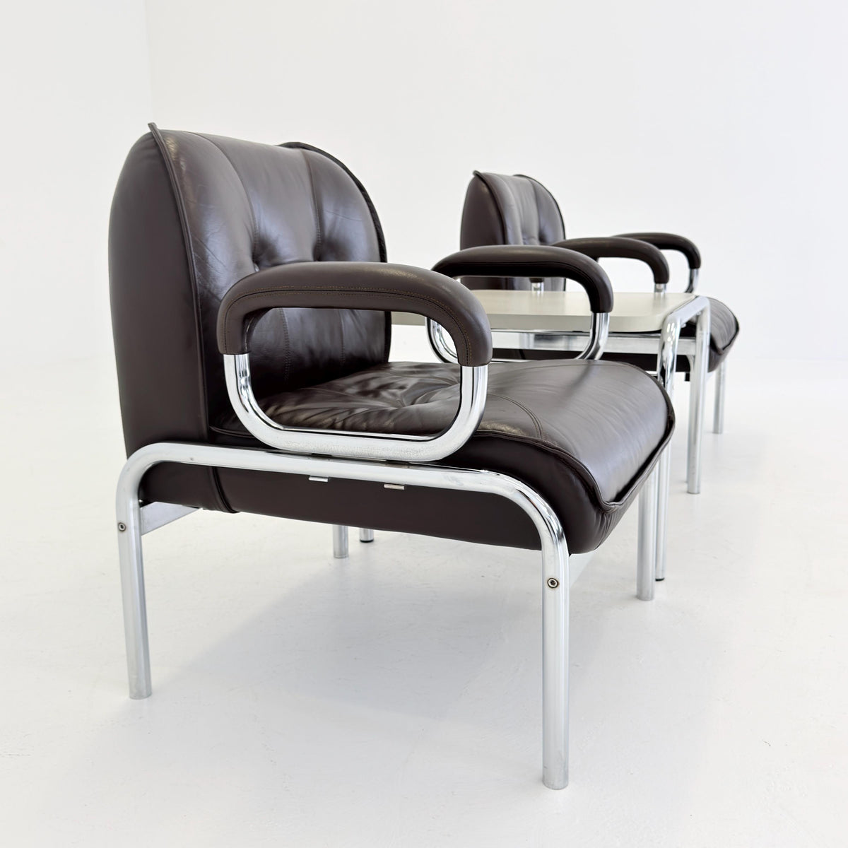 1 of 3 Mid century original vintage Girsberger Eurochair design lounge armchair , Switzerland 1980s.