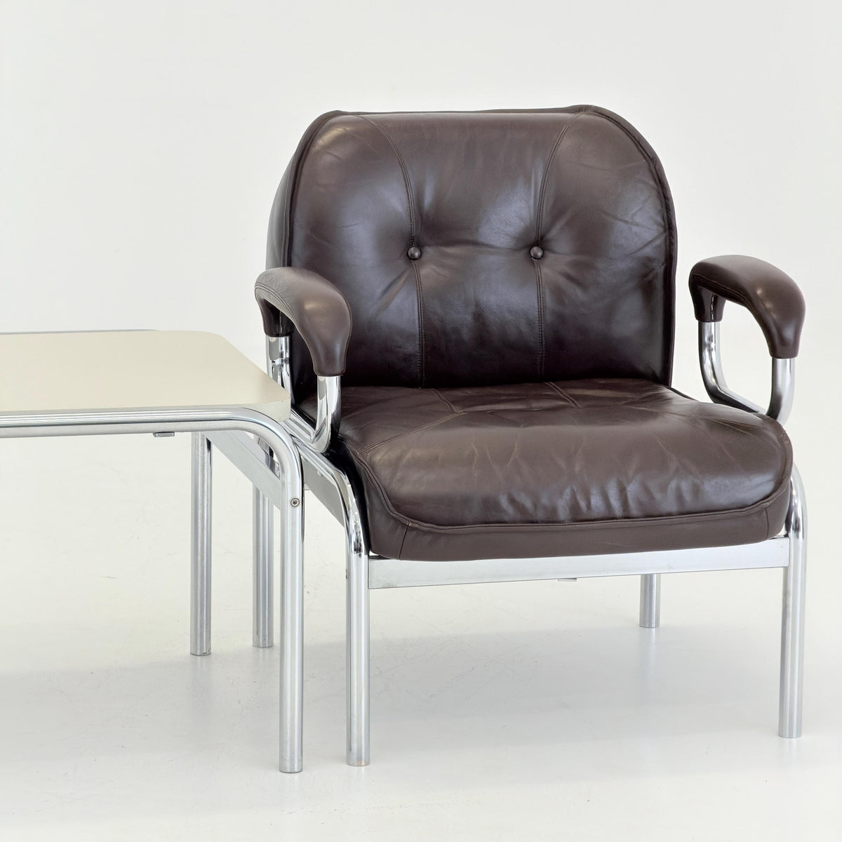 1 of 3 Mid century original vintage Girsberger Eurochair design lounge armchair , Switzerland 1980s.
