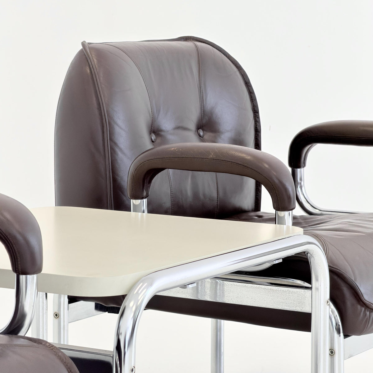 Set of 2 Girsberger Eurochair Lounge Chairs & Side Table, Swiss Made 1980s