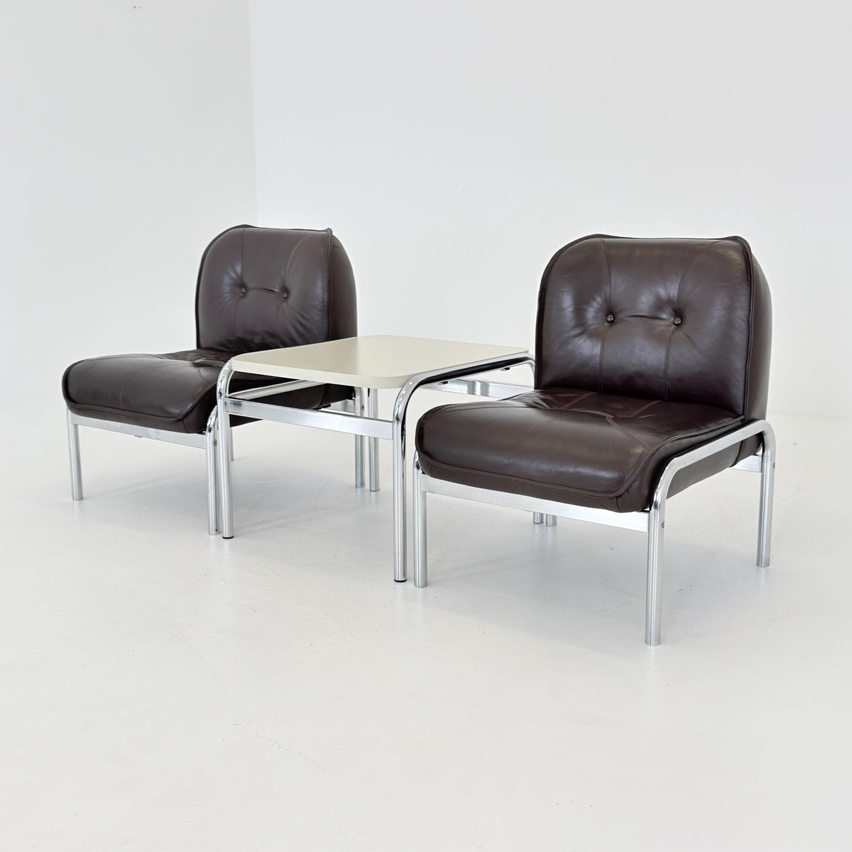 Set of 2 Girsberger Eurochair Lounge Chairs & Side Table, Swiss Made 1980s