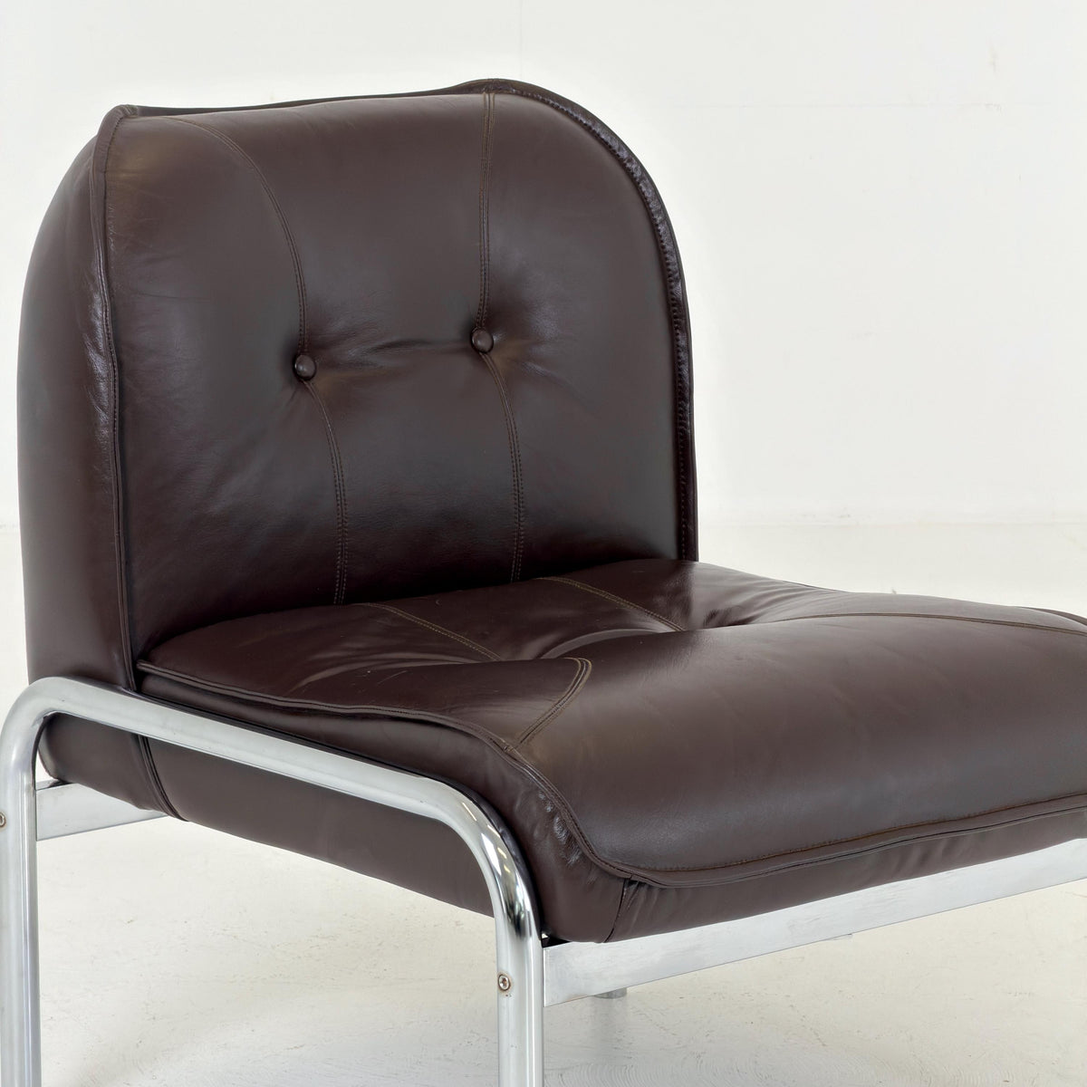 Set of 2 Girsberger Eurochair Lounge Chairs & Side Table, Swiss Made 1980s