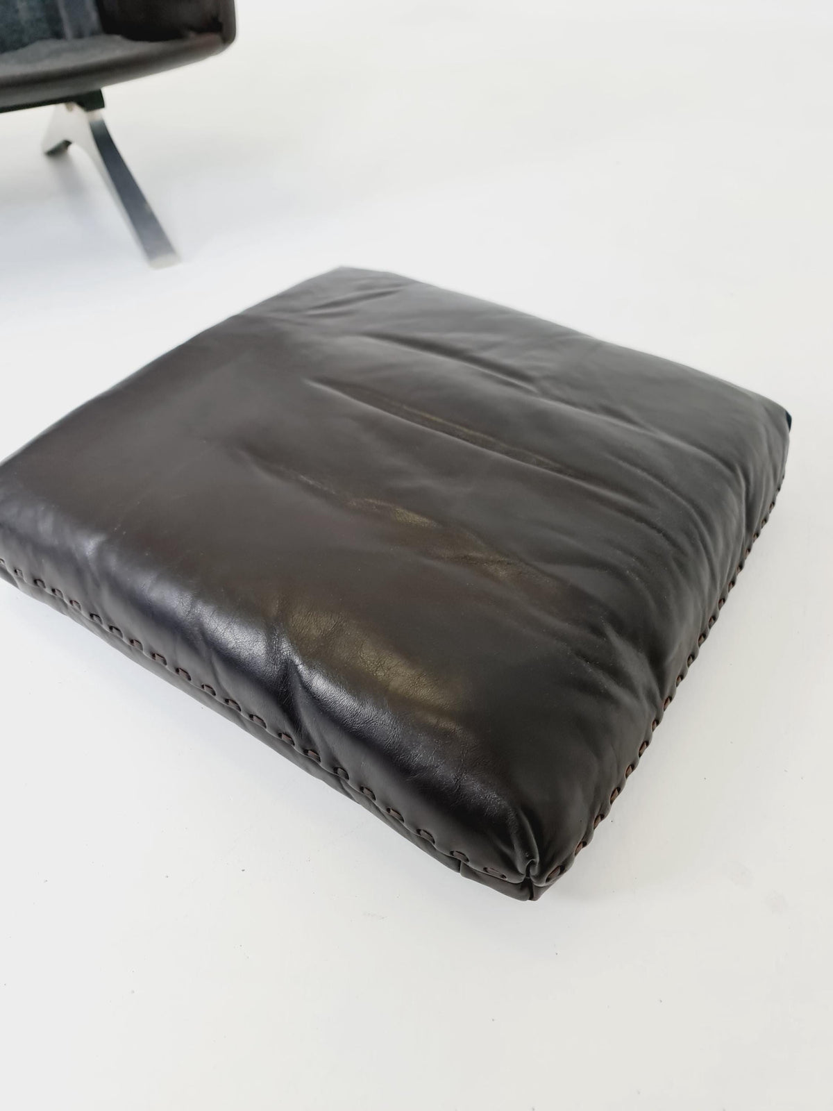 Vintage Swiss leather Lounge Sofa 2 seater by De Sede Ds 31 Switzerland, 1970s