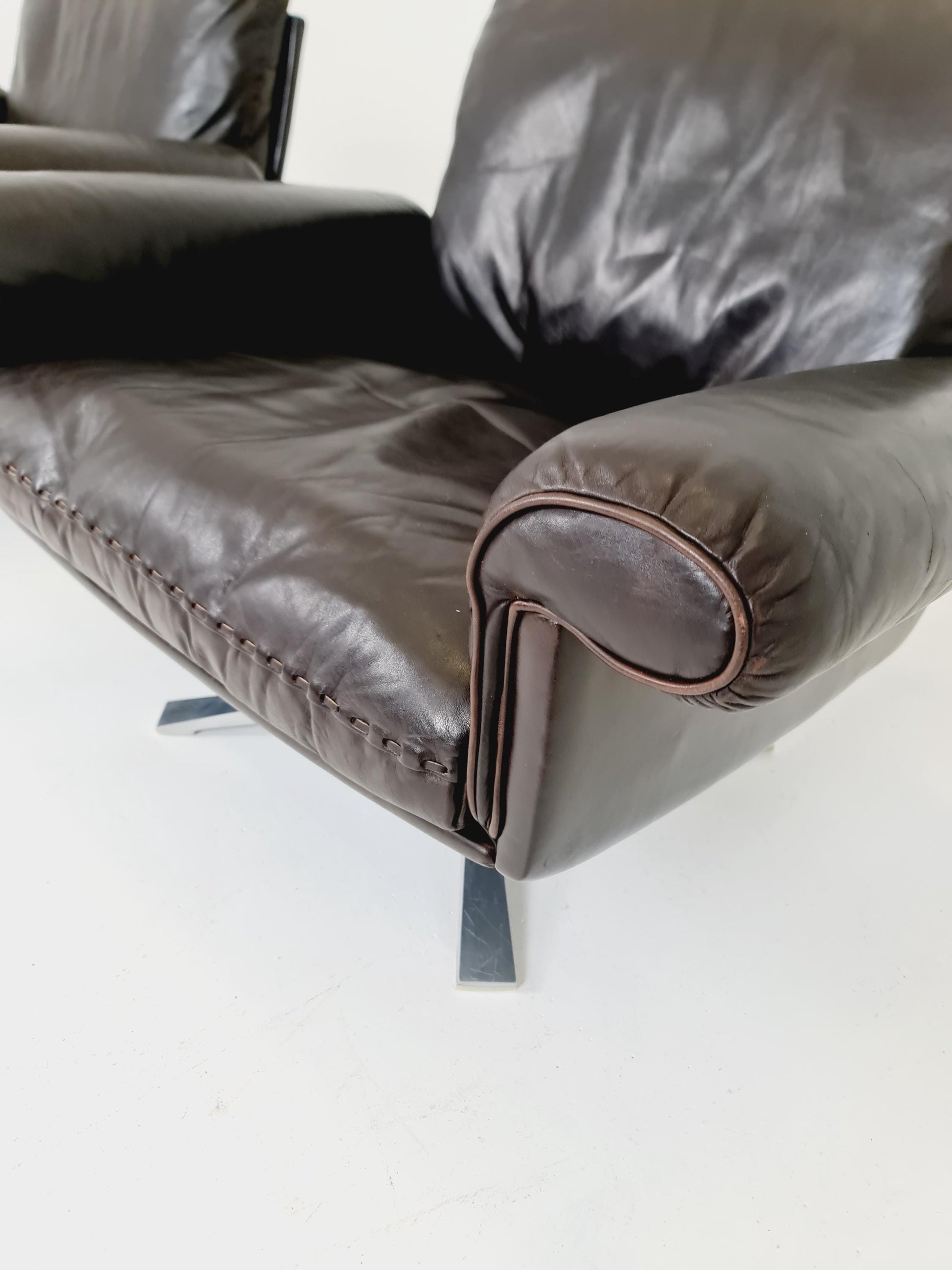 Vintage Swiss leather Lounge chairs BY De Sede Ds 31 Switzerland, 1970s Set of 2