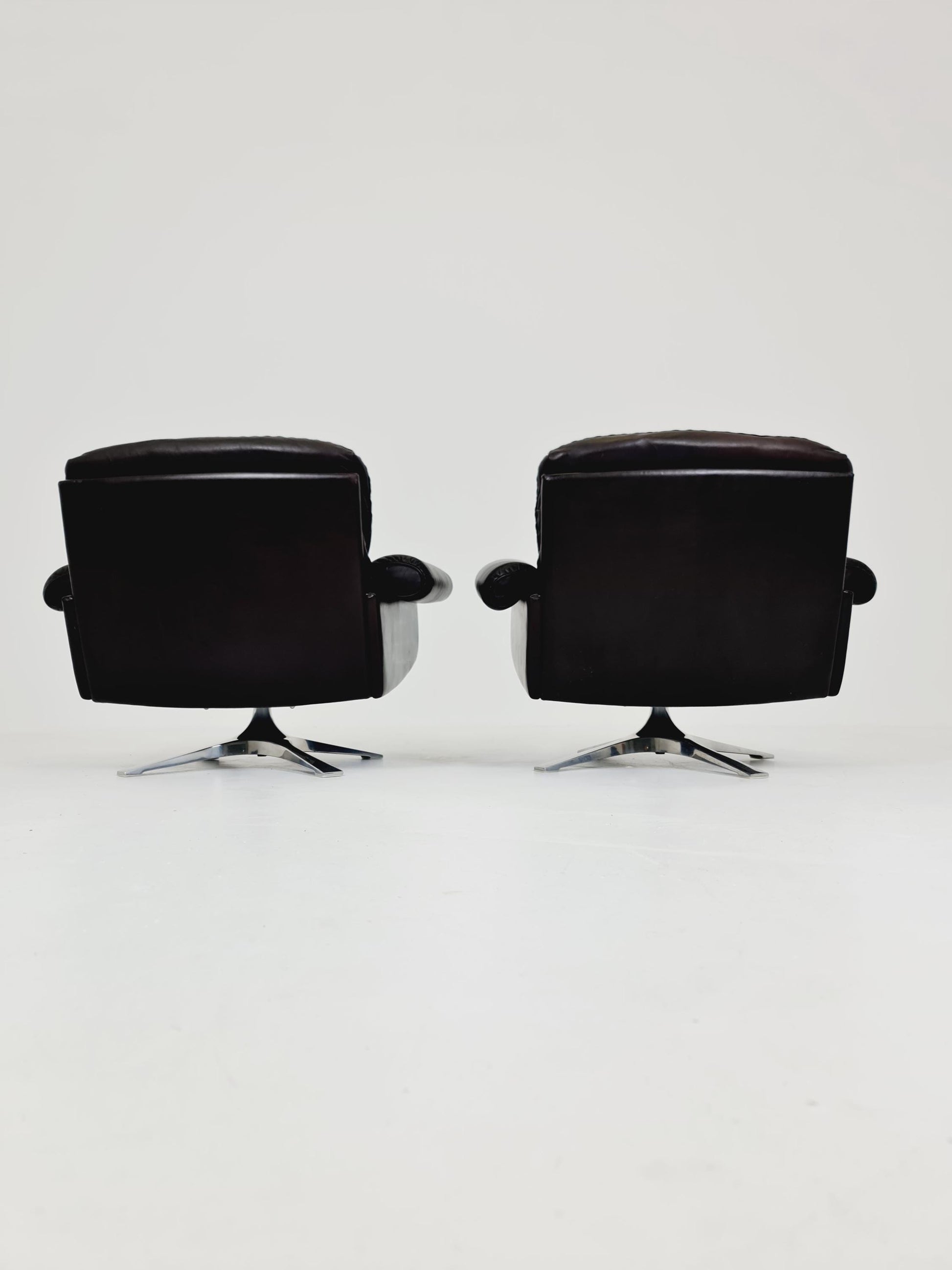 Vintage Swiss leather Lounge chairs BY De Sede Ds 31 Switzerland, 1970s Set of 2