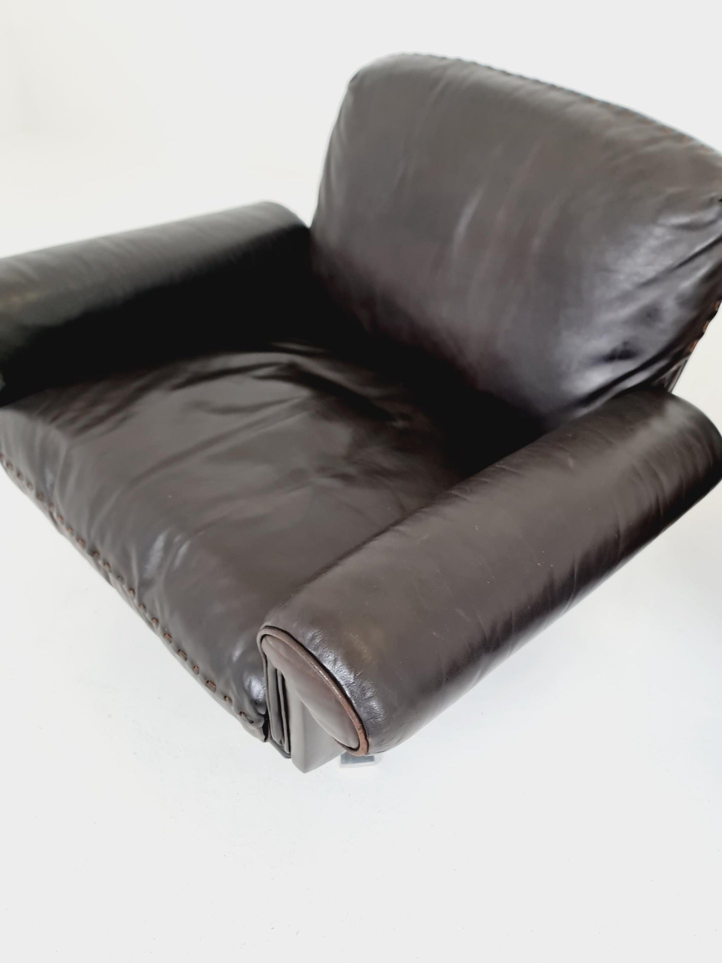 Vintage Swiss leather Lounge chairs BY De Sede Ds 31 Switzerland, 1970s Set of 2
