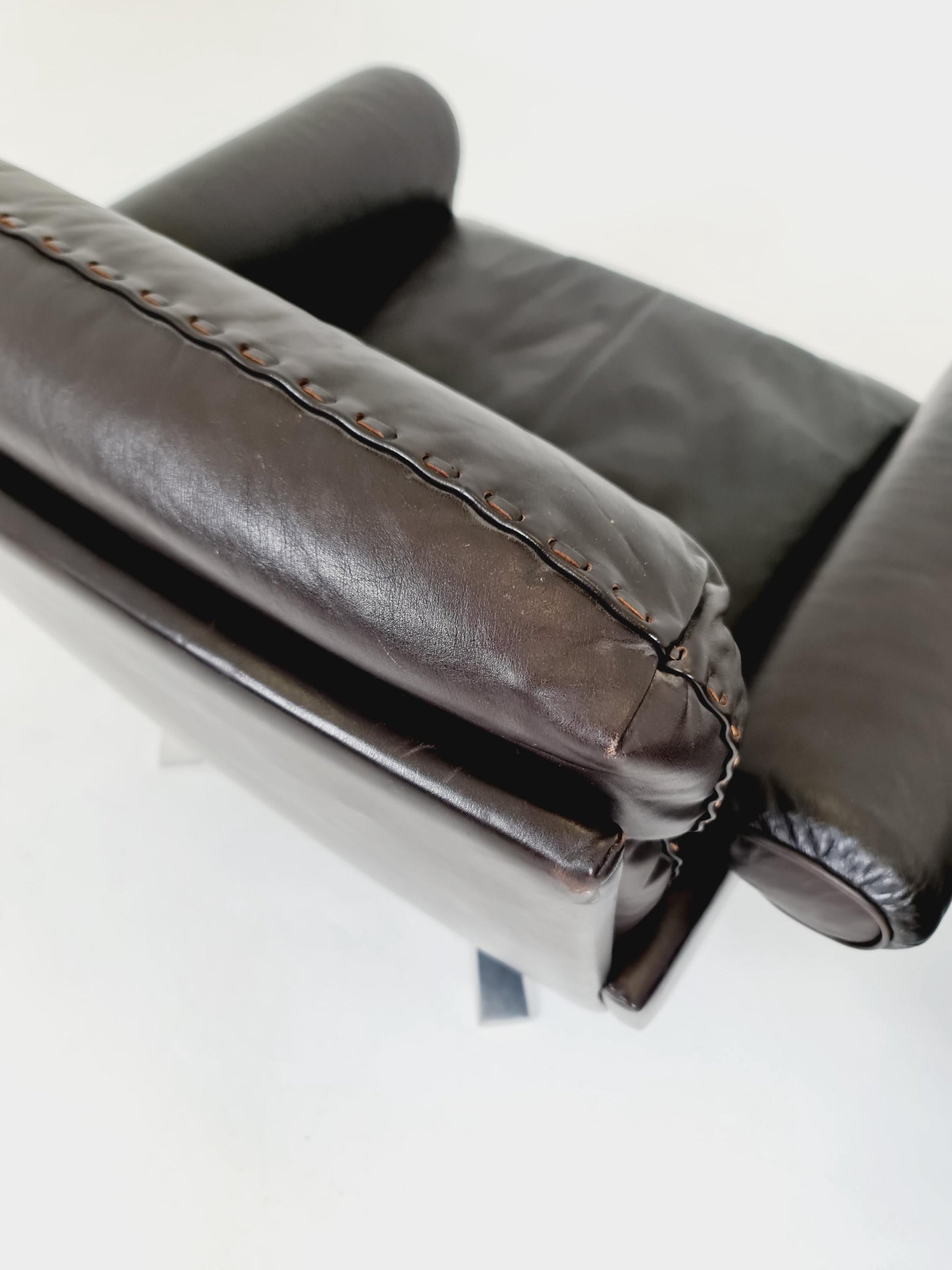 Vintage Swiss leather Lounge chairs BY De Sede Ds 31 Switzerland, 1970s Set of 2