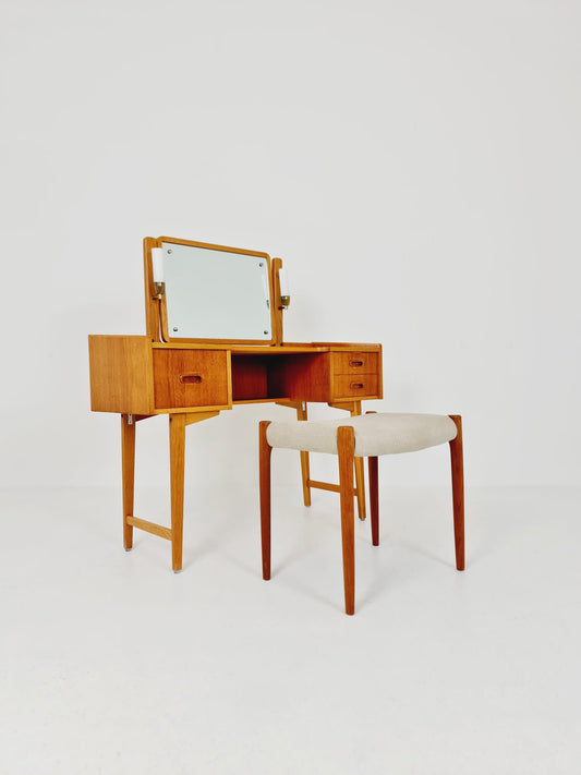 Mid Century Modern Danish Teak vanity table make up table With Lighting by Fröseke for AB nybrofabriken, 1960s