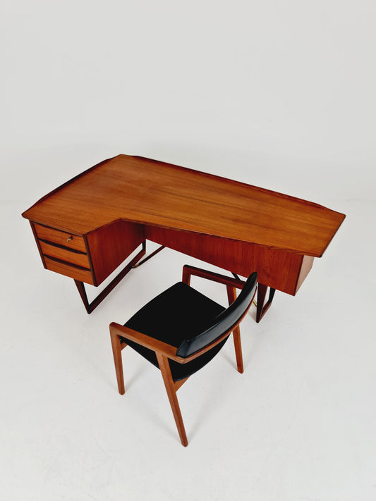 Danish teak desk model Executive Desk "Boomerang" by Peter Lovig Nielsen for Hedensted, 1960s
