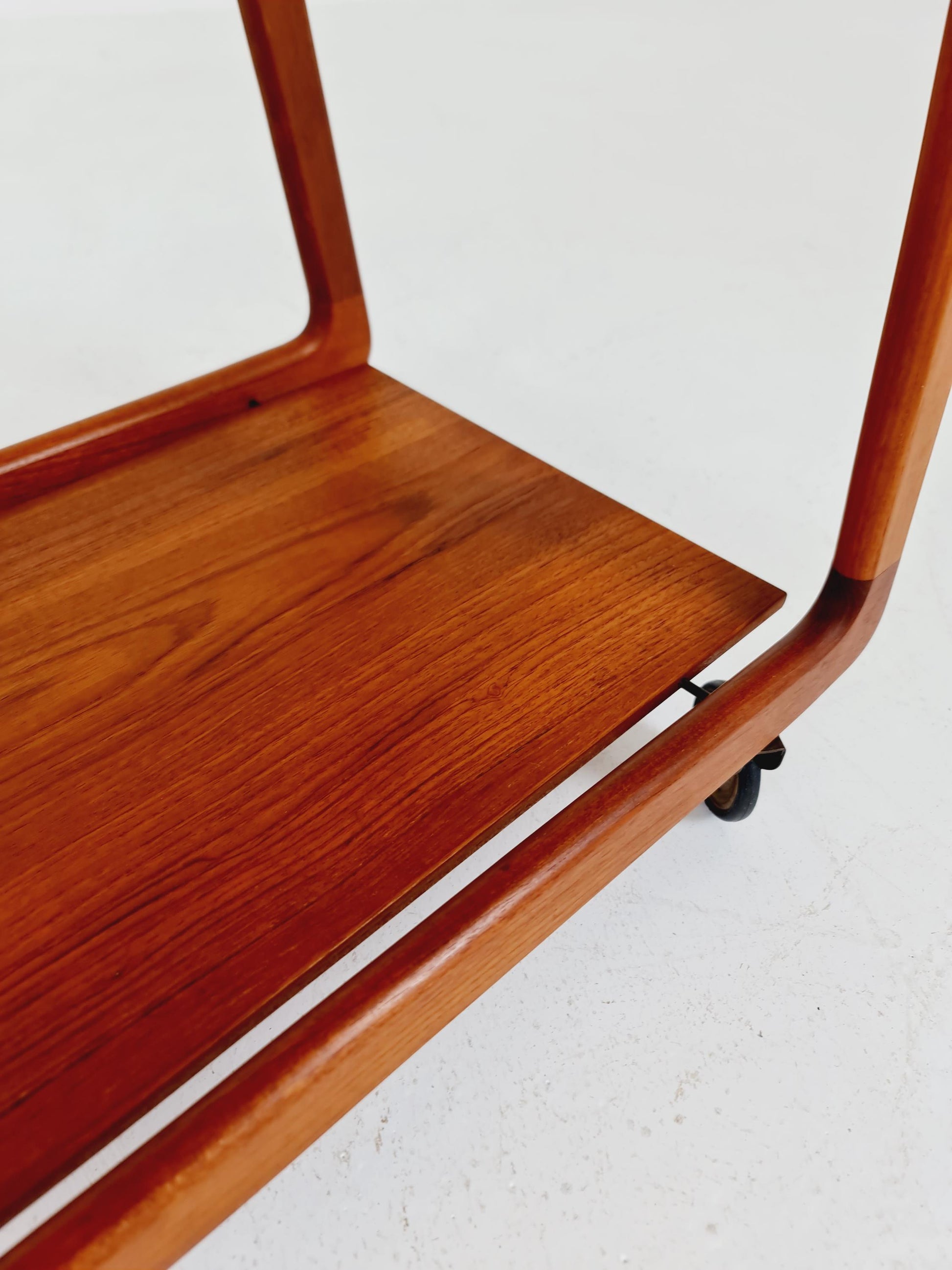 Vintage mid century danish trolley in solid teak/ bar cart By SIKA Mobler , 1960s