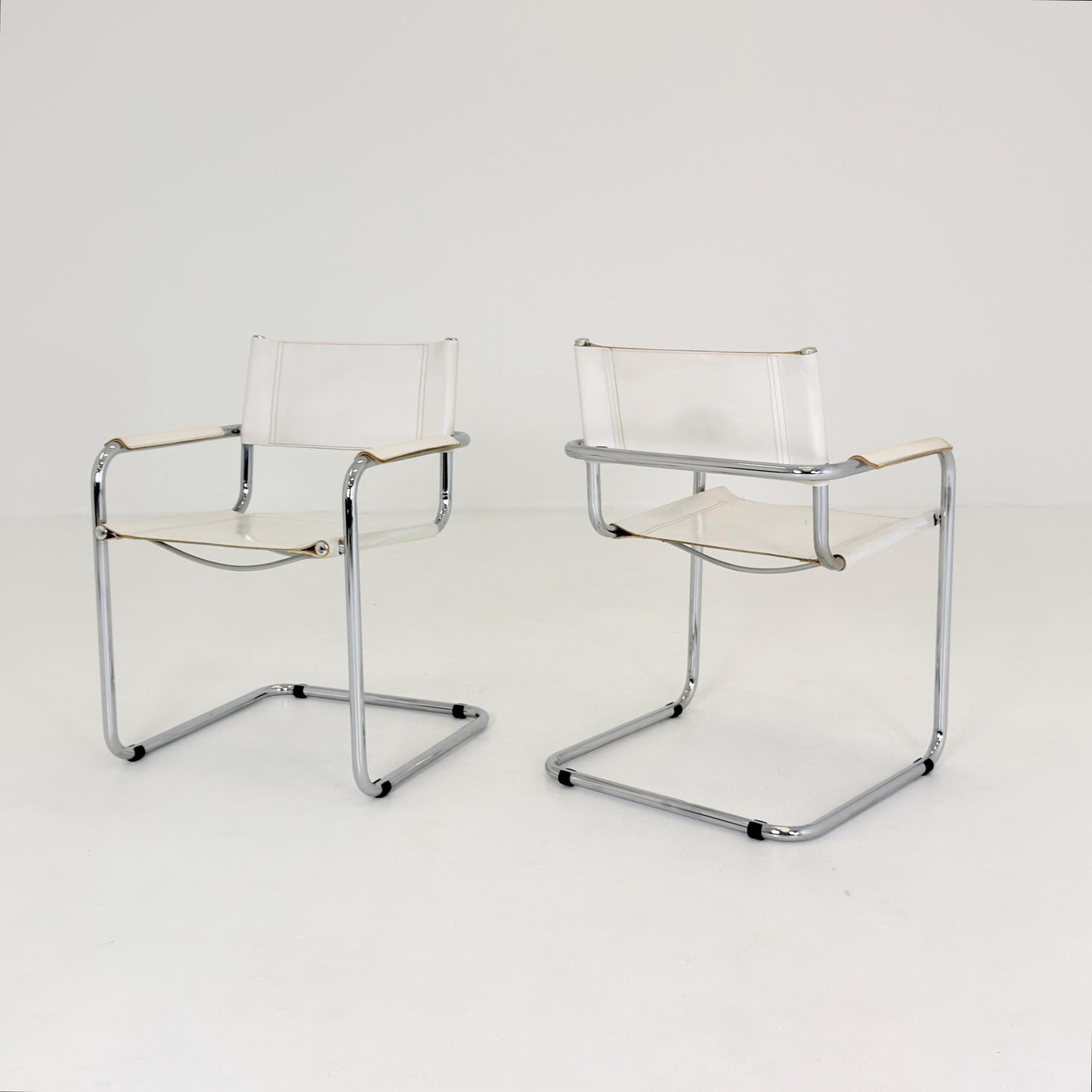 Set of 2 Mid-Century Bauhaus S34 White Leather Armchairs by Centro Studio Italy,, 1980s