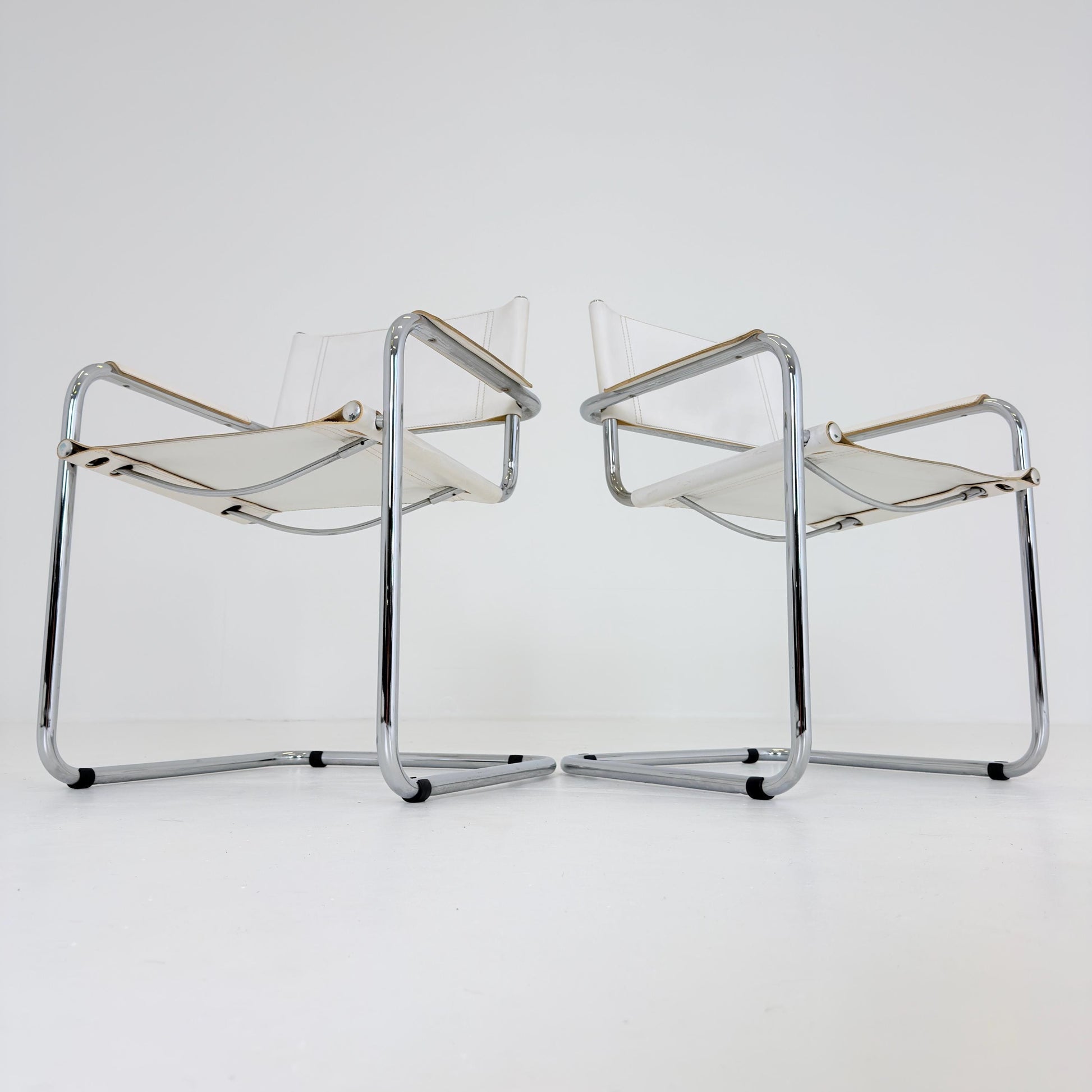 Set of 2 Mid-Century Bauhaus S34 White Leather Armchairs by Centro Studio Italy,, 1980s