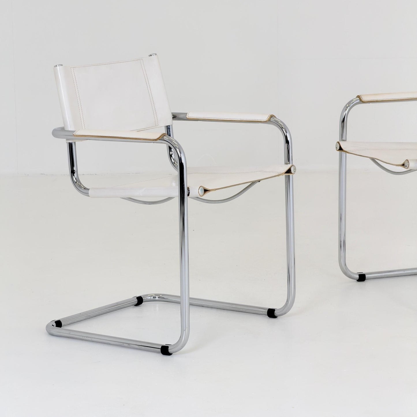 Set of 2 Mid-Century Bauhaus S34 White Leather Armchairs by Centro Studio Italy,, 1980s