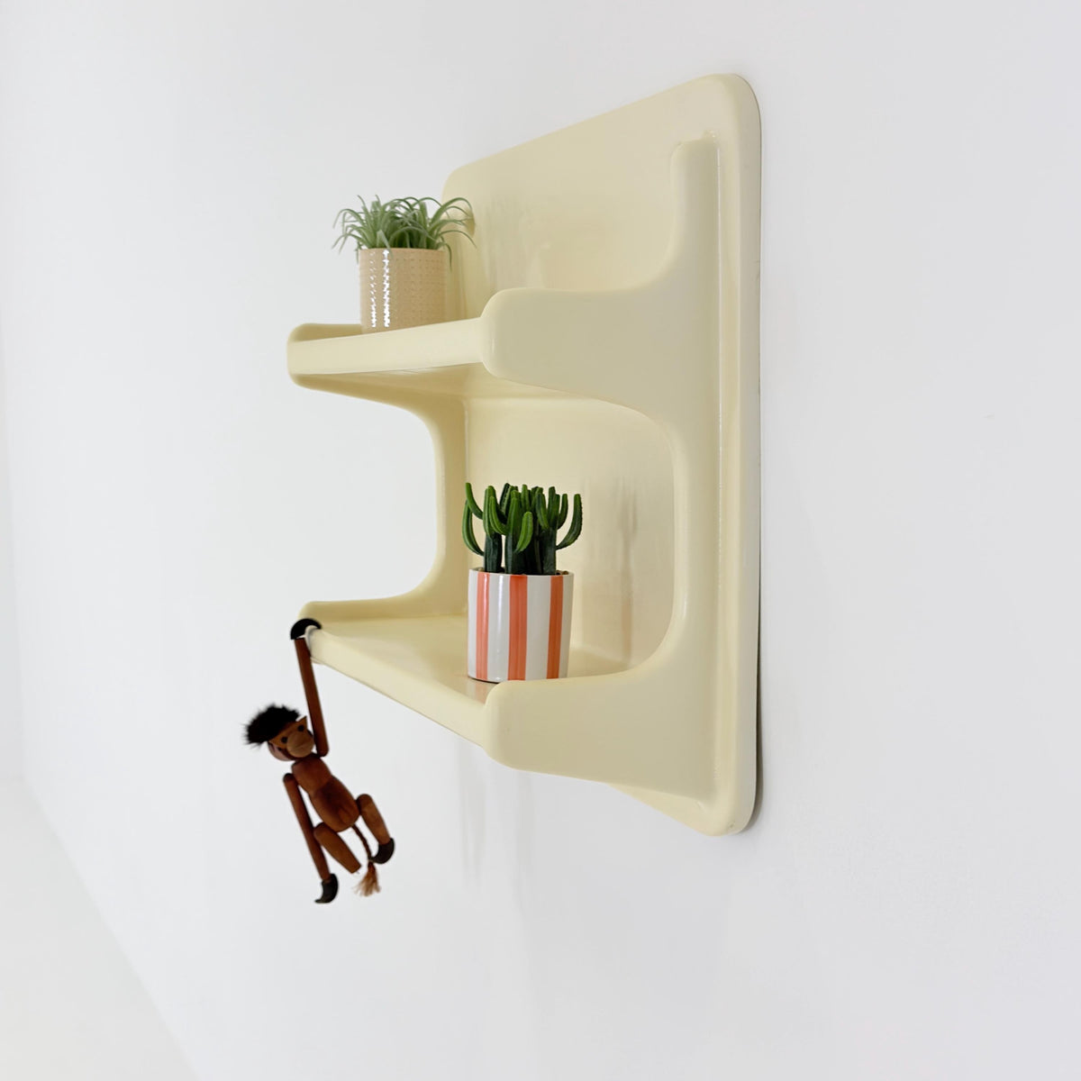 Rare Mid-Century Space Age Wall Shelf by Jean Paul Emonds-Alt, 1970s France, Cream Fiberglass, Thermoformed Plastic