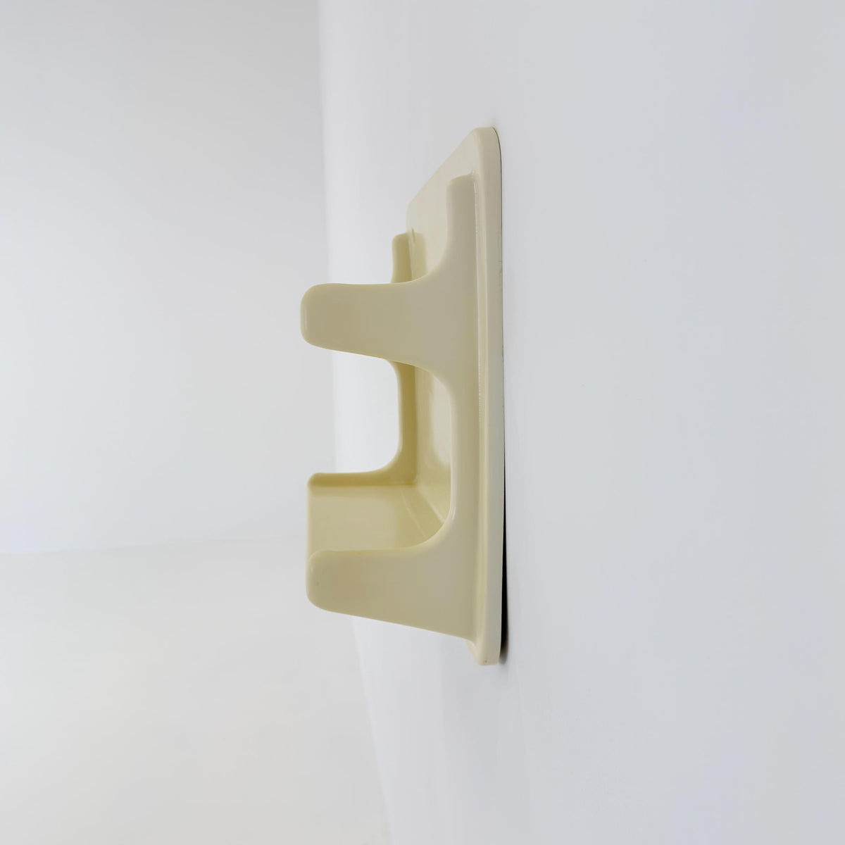 Rare Mid-Century Space Age Wall Shelf by Jean Paul Emonds-Alt, 1970s France, Cream Fiberglass, Thermoformed Plastic