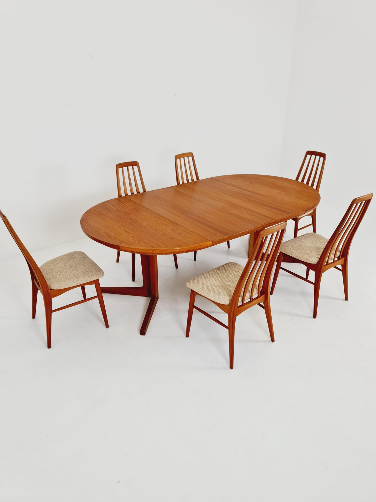 Mid century extendable Danish Modern Solid Teak XL dining table by Berhard Pedersen &Son , 1970s