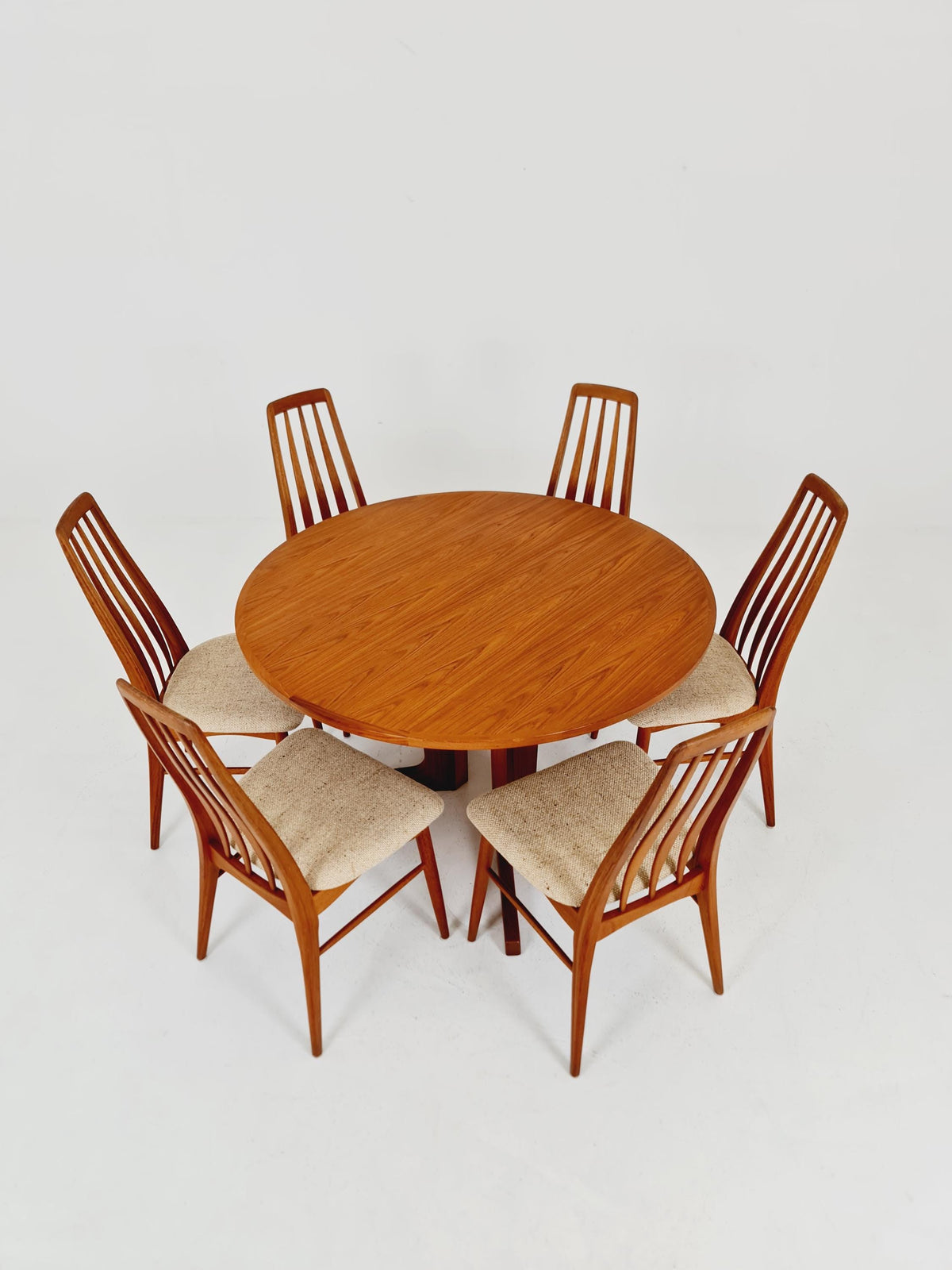 Mid century extendable Danish Modern Solid Teak XL dining table by Berhard Pedersen &Son , 1970s