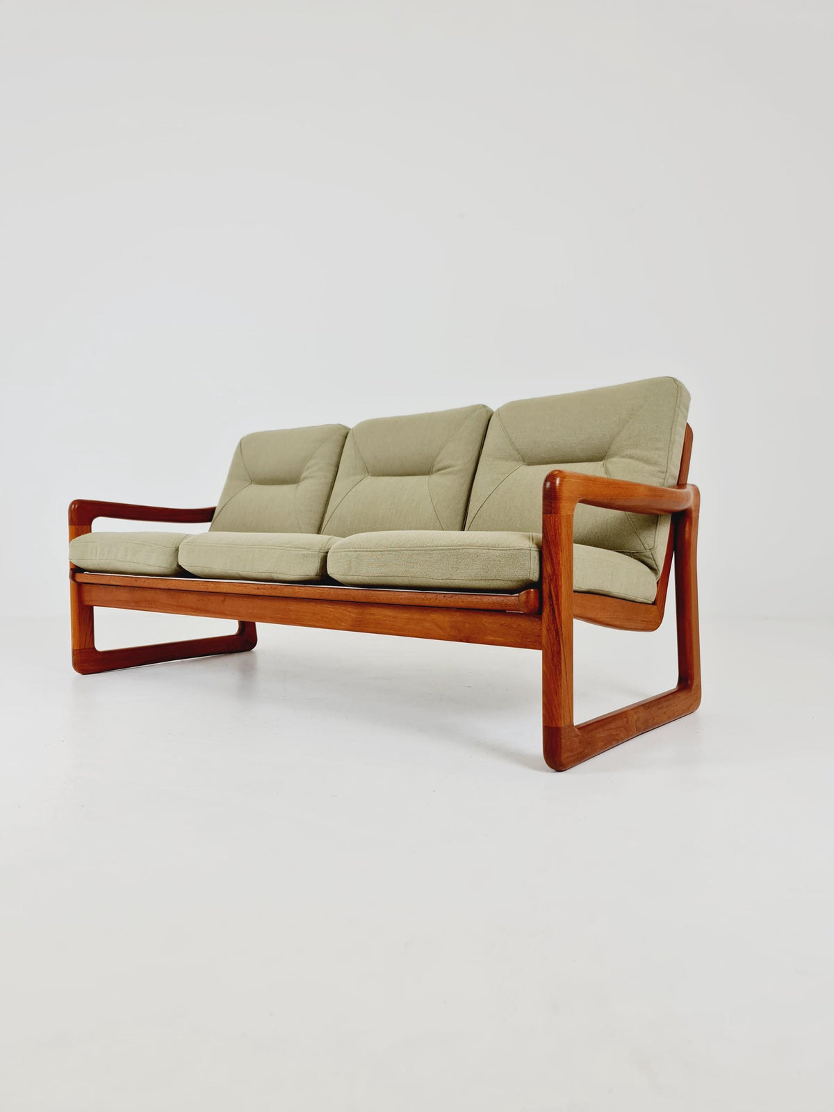 Mid century teak 3 -Seater Sofa by Holstebro Möbelfabrik , 1970s