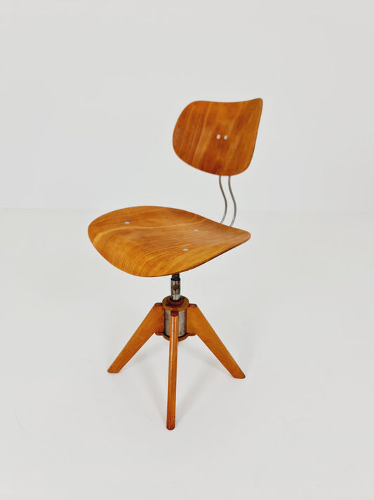 Mid century Swivel Bauhaus chair model by Egon Eiermann for Wilde & Spieth 1950s Germany