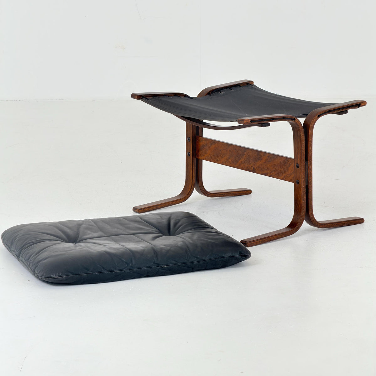 Mid century lounge “Siesta” ottoman by Ingmar Relling, Westnofa Furniture, Norway 1980s