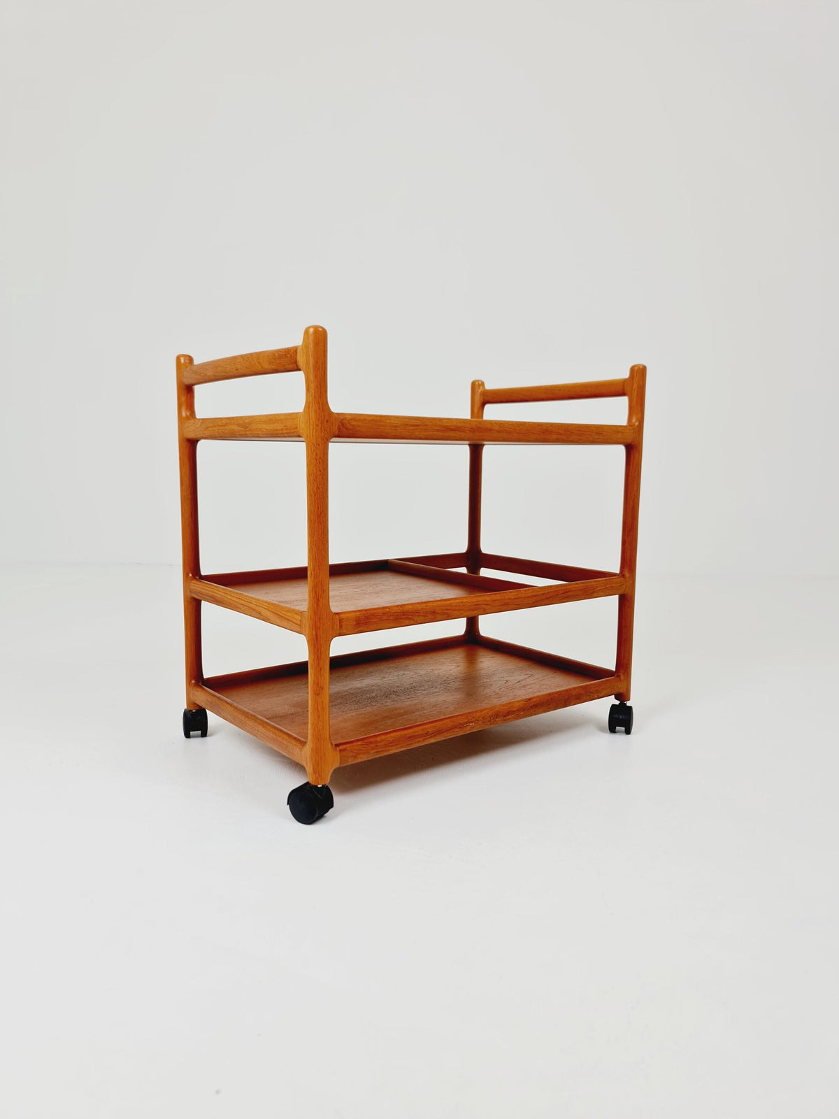 Vintage mid century danish trolley in solid teak/ bar cart By Johannes Andersen , 1960s