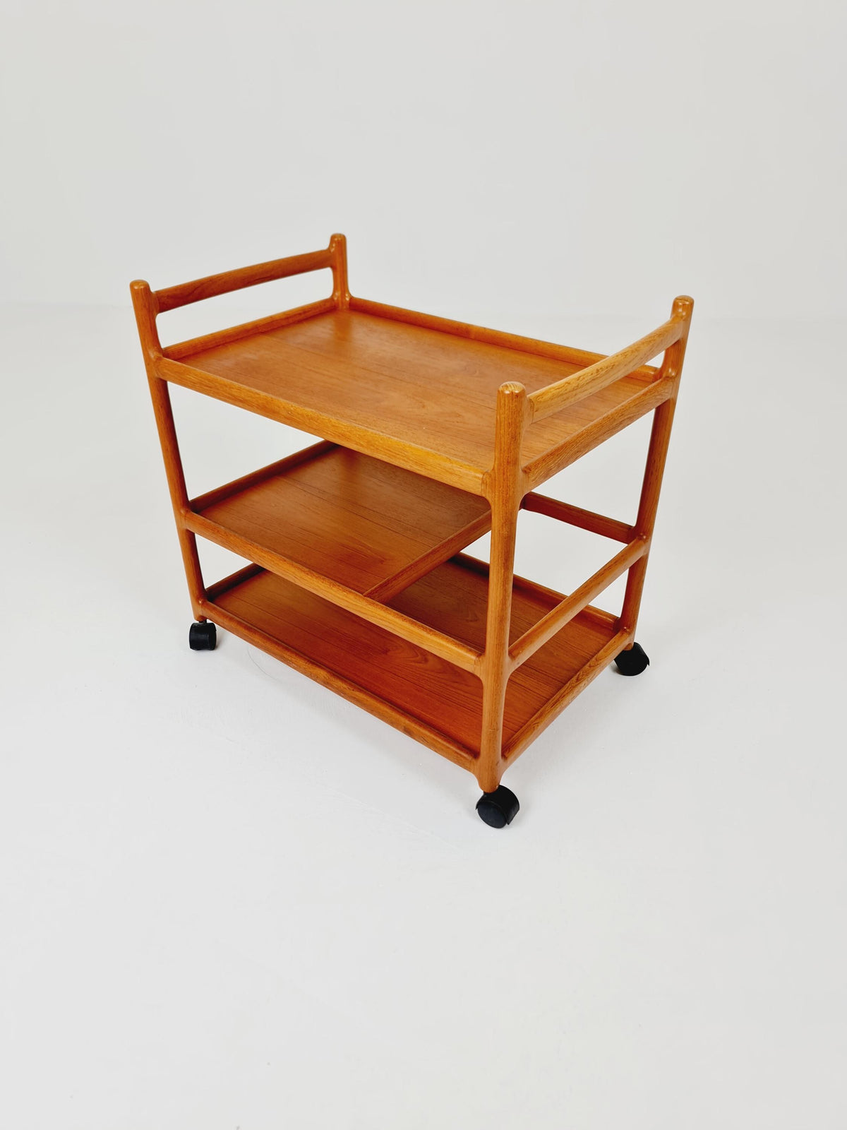 Vintage mid century danish trolley in solid teak/ bar cart By Johannes Andersen , 1960s