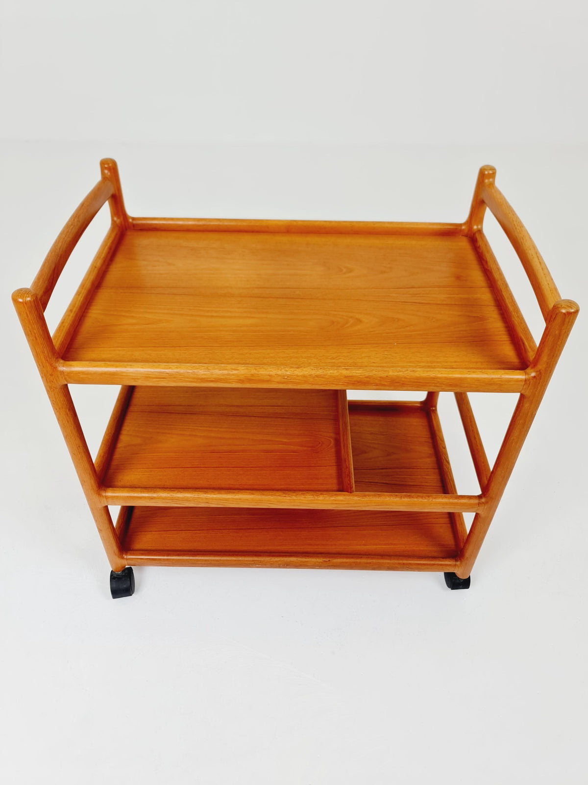 Vintage mid century danish trolley in solid teak/ bar cart By Johannes Andersen , 1960s