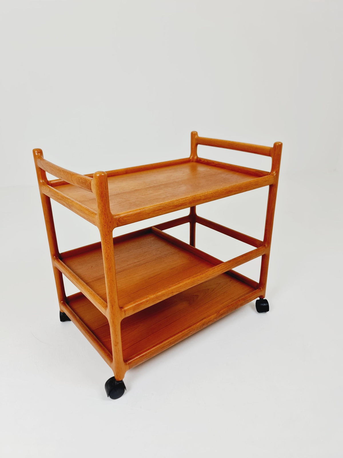 Vintage mid century danish trolley in solid teak/ bar cart By Johannes Andersen , 1960s
