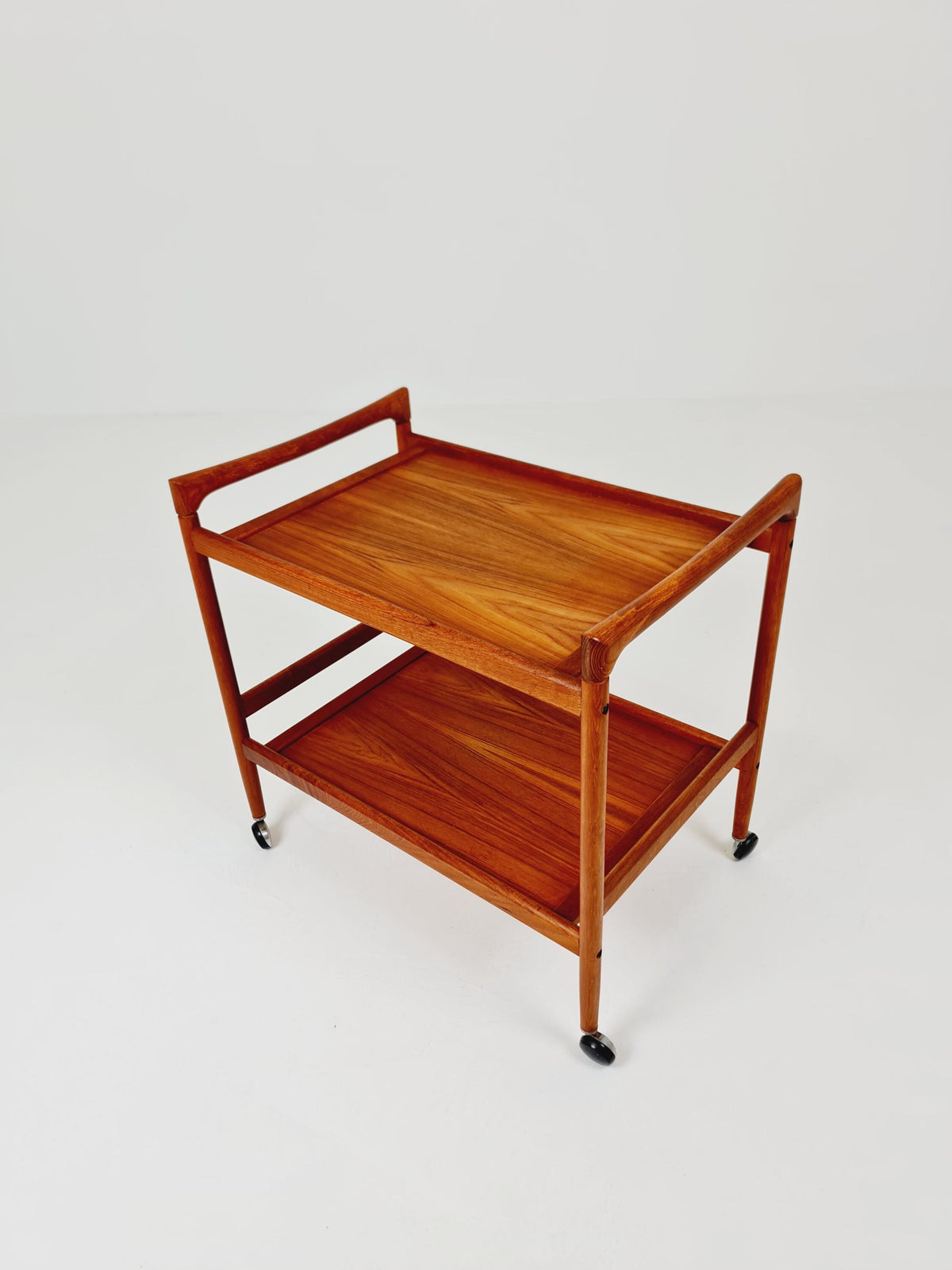 Vintage Danish mid century trolley bar cart in solid teak By Dyrlund, 1960s
