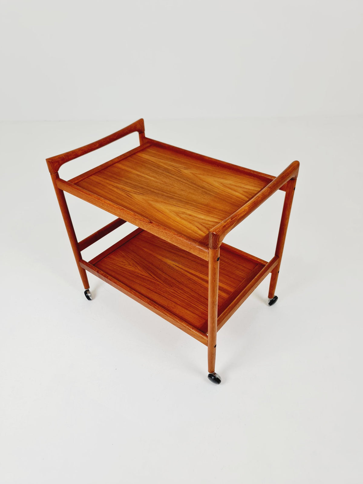 Vintage Danish mid century trolley bar cart in solid teak By Dyrlund, 1960s