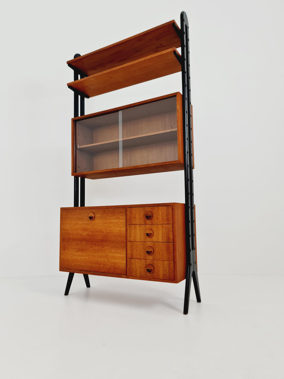 Danish freestanding Midcentury vintage bookshelf system / showcase teak by Bengt Ruda, 1960s