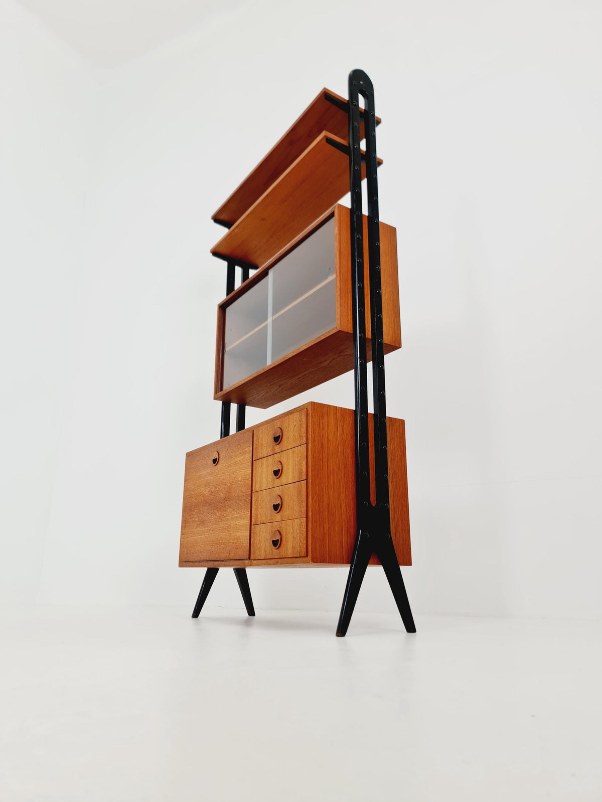 Danish freestanding Midcentury vintage bookshelf system / showcase teak by Bengt Ruda, 1960s