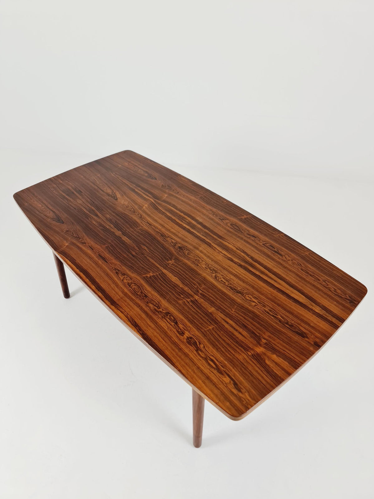 Danish Henning Kjaernulf Rosewood table with two extension leaves, Denmark 1960s