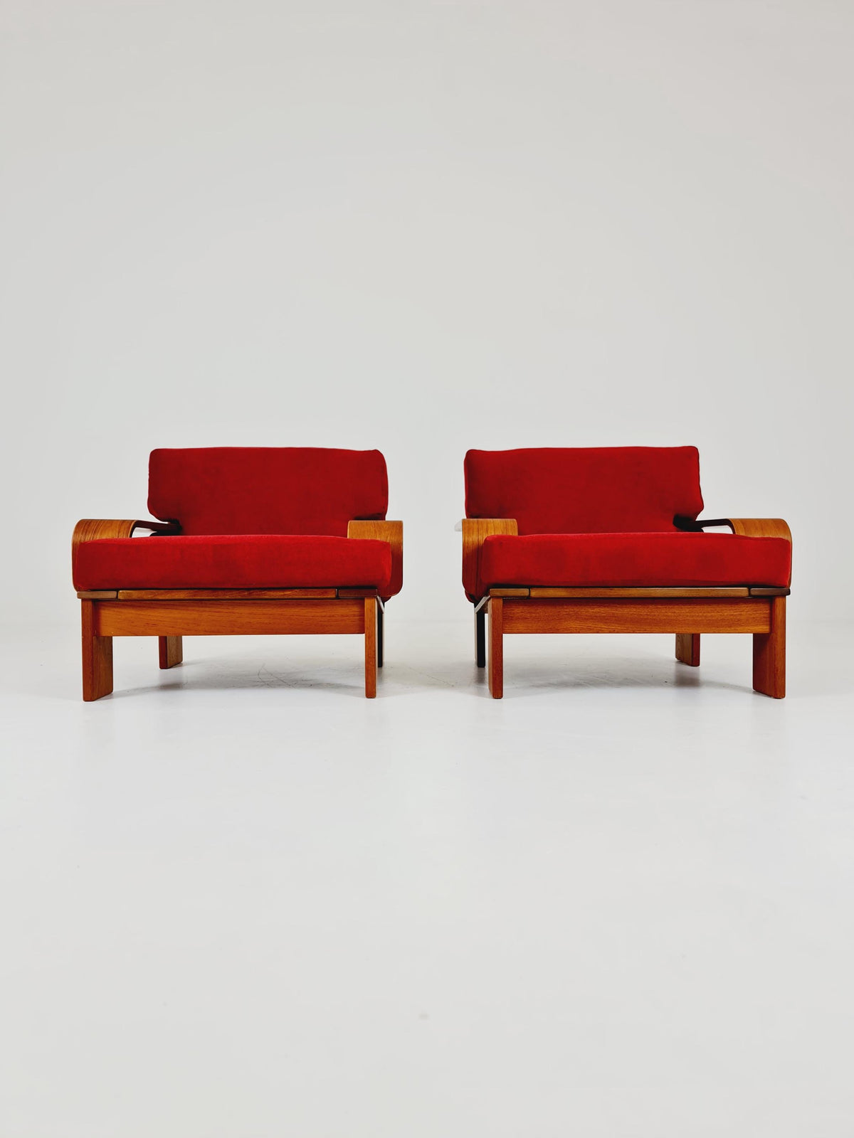 Rare Mid-Century Dansih Modern Teak lounge chairs 1970s – Newly Upholstered Set of 2