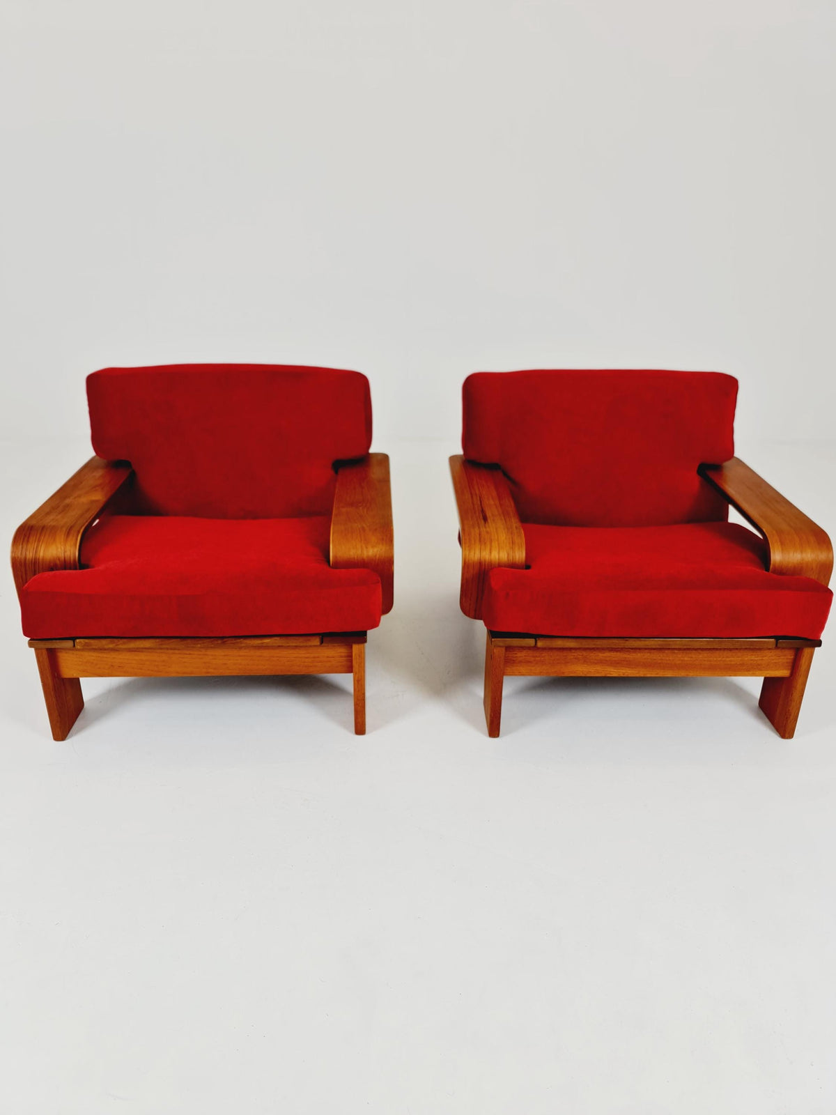 Rare Mid-Century Dansih Modern Teak lounge chairs 1970s – Newly Upholstered Set of 2