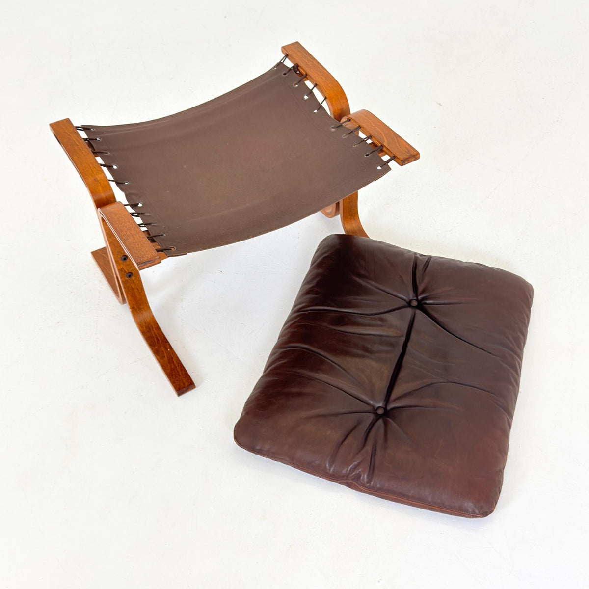 Mid century lounge “Siesta” ottoman by Ingmar Relling, Westnofa Furniture, Norway 1980s