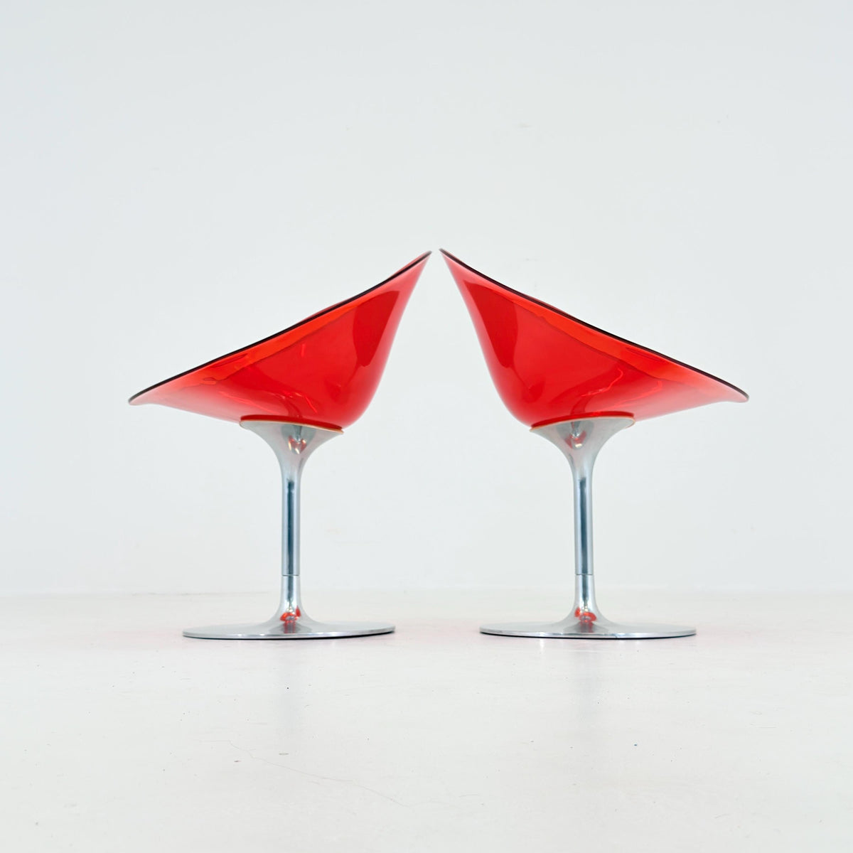 1 of 2 Mid Century Philippe Starck Eros Lounge Chair for Kartell, Red Plexiglass Swivel Armchair, 1990s Italy