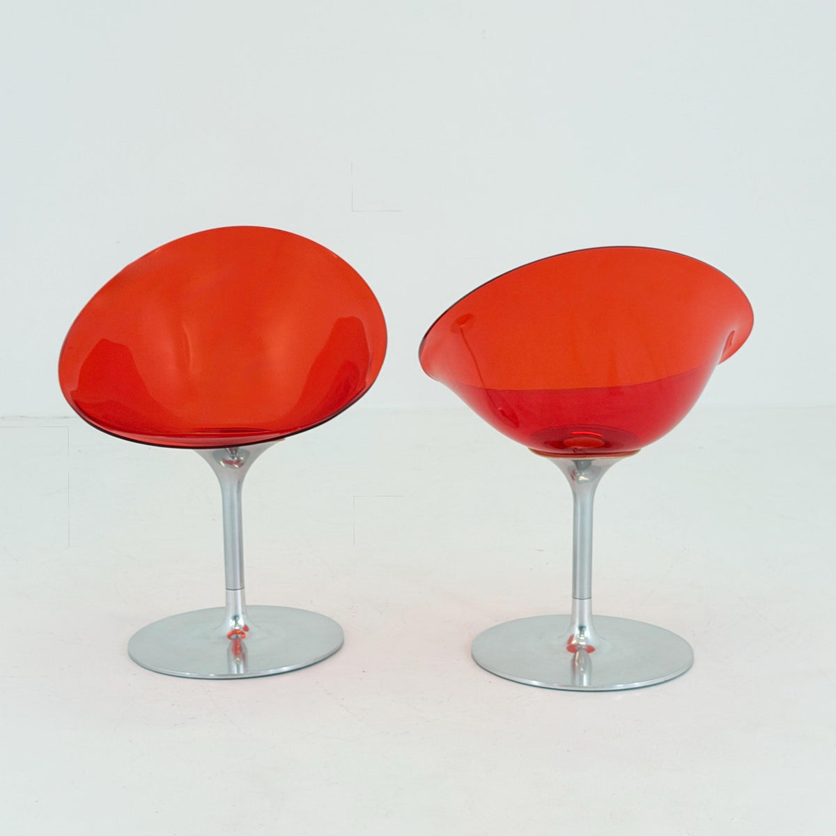1 of 2 Mid Century Philippe Starck Eros Lounge Chair for Kartell, Red Plexiglass Swivel Armchair, 1990s Italy