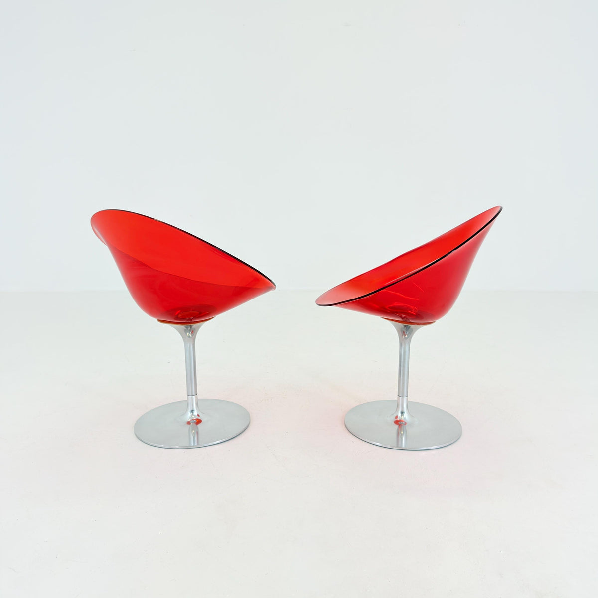 1 of 2 Mid Century Philippe Starck Eros Lounge Chair for Kartell, Red Plexiglass Swivel Armchair, 1990s Italy