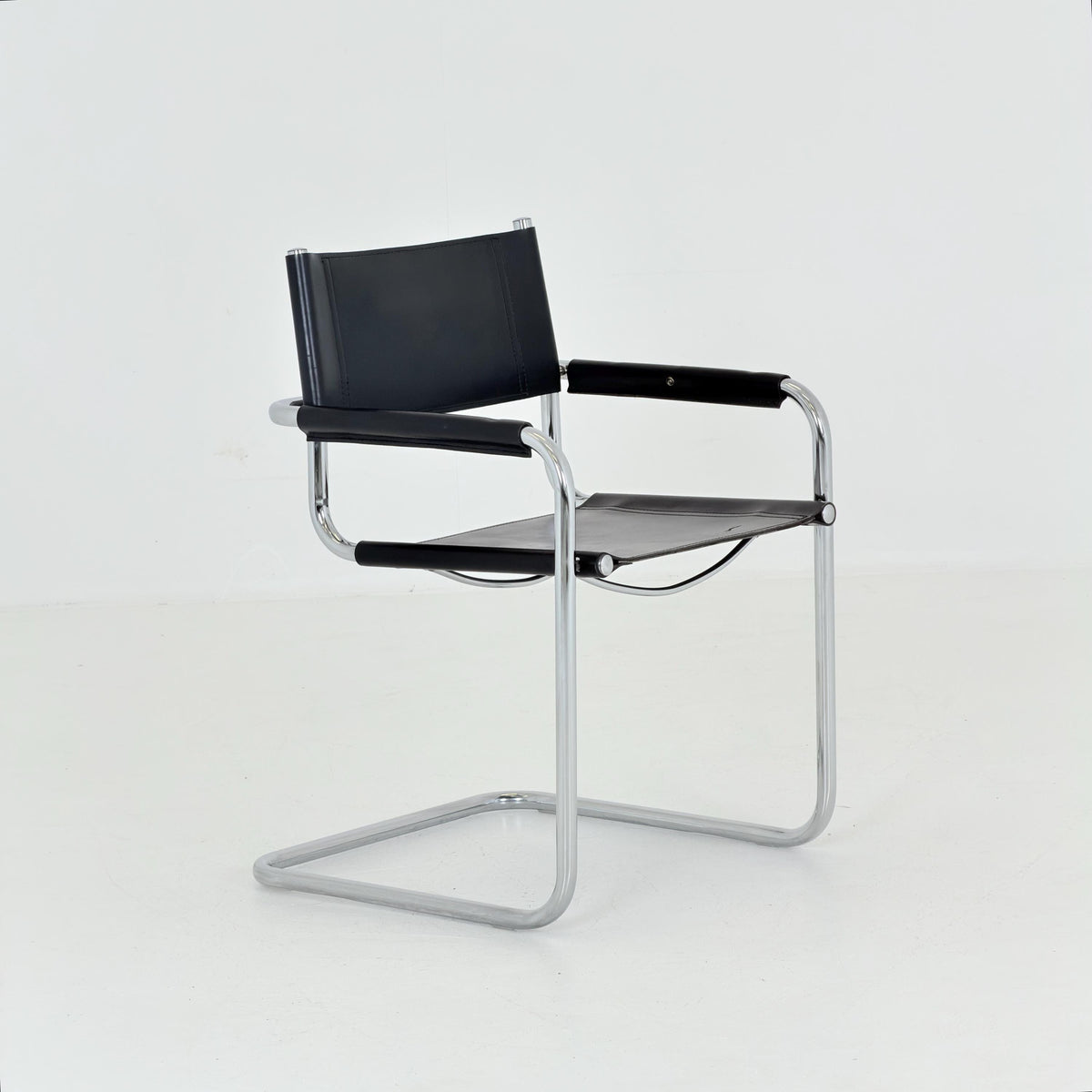 Mid century Bauhaus B34 black cantilevered chair by Mart Stam for Fasem Italy 1980s