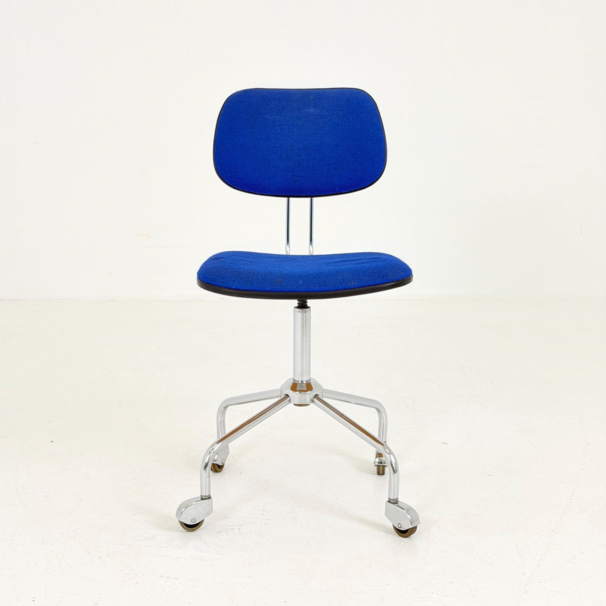 Mid-Century Bauhaus Swivel Office Chair, Blue Fabric Desk Chair, Chrome Steel Base, 1980s Germany