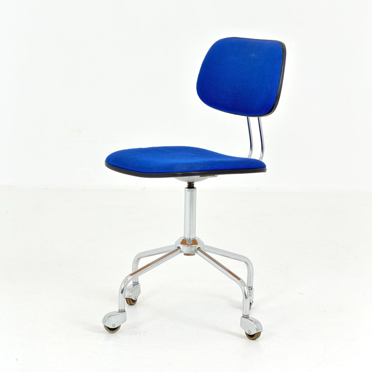 Mid-Century Bauhaus Swivel Office Chair, Blue Fabric Desk Chair, Chrome Steel Base, 1980s Germany