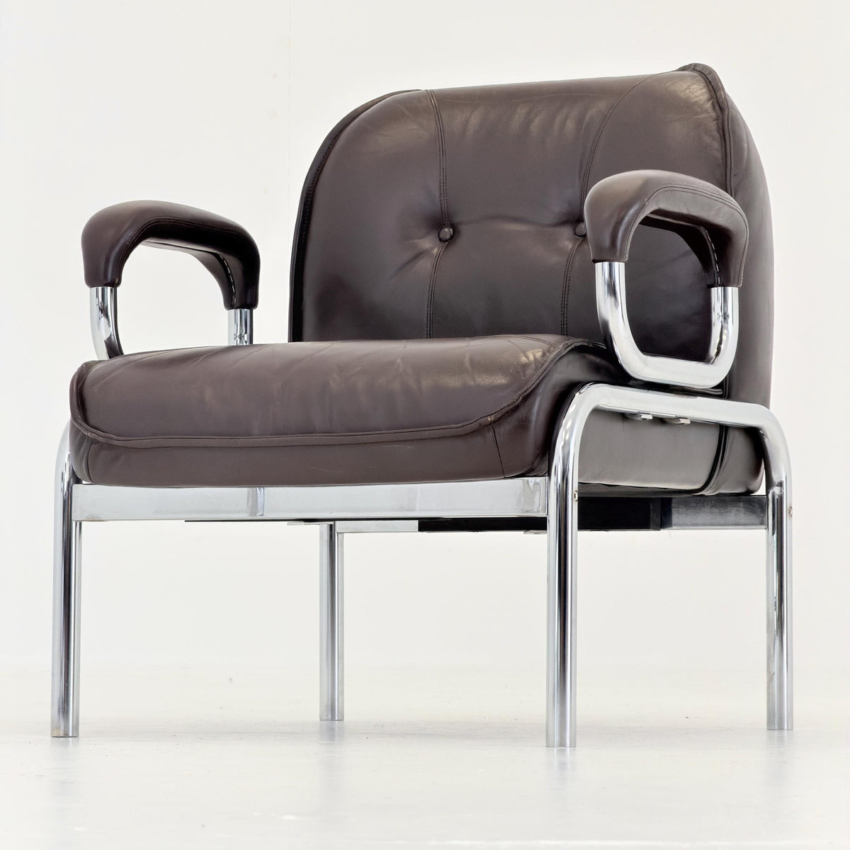 1 of 3 Mid century original vintage Girsberger Eurochair design lounge armchair , Switzerland 1980s.